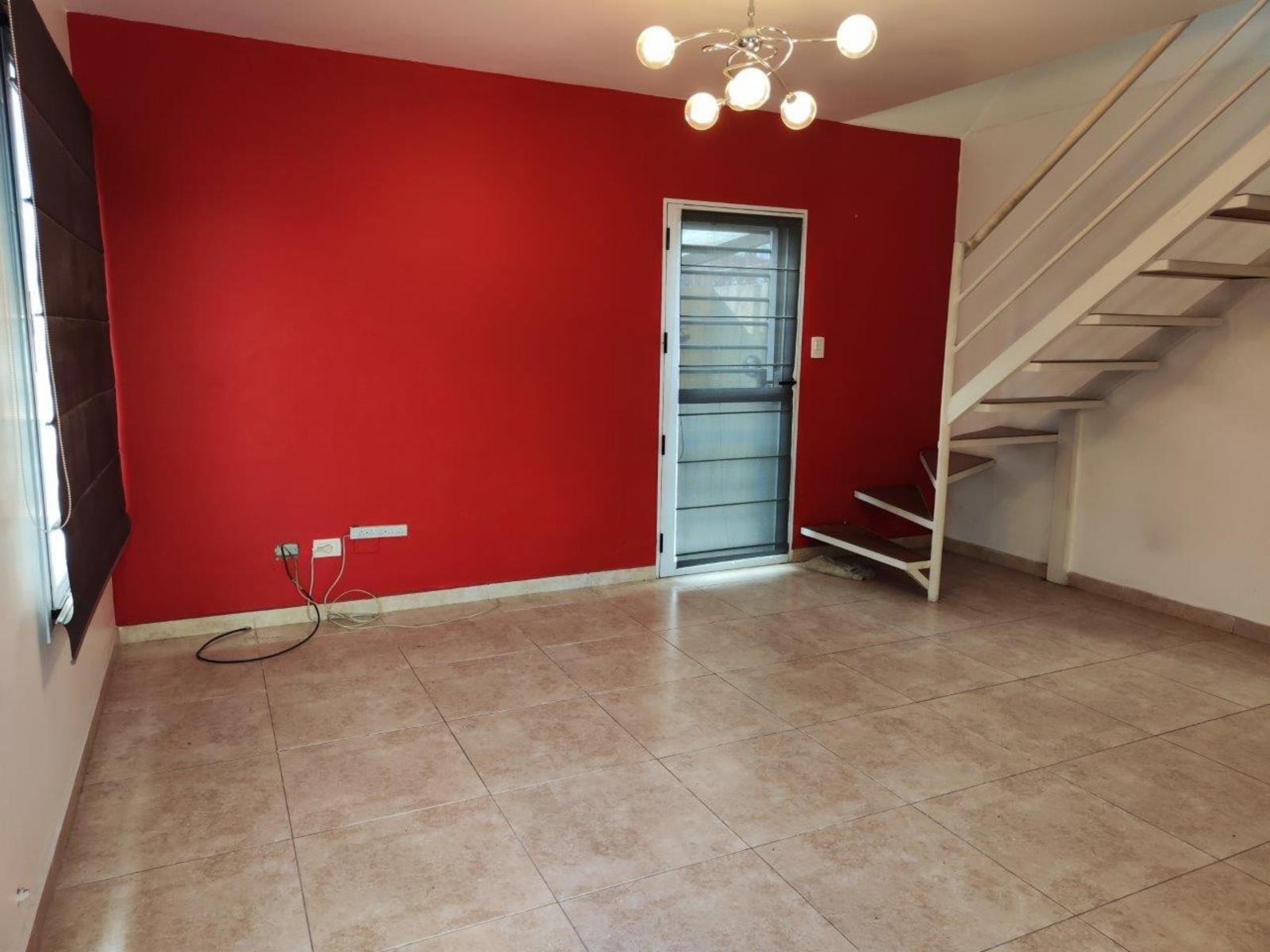 VENTA DE EXCELENTE DEPARTAMENTO DUPLEX 3 AMBIENTES EN LUISGUILLÓNCONCOCHERA - EN COMPLEJO - 80 M² — foto 3