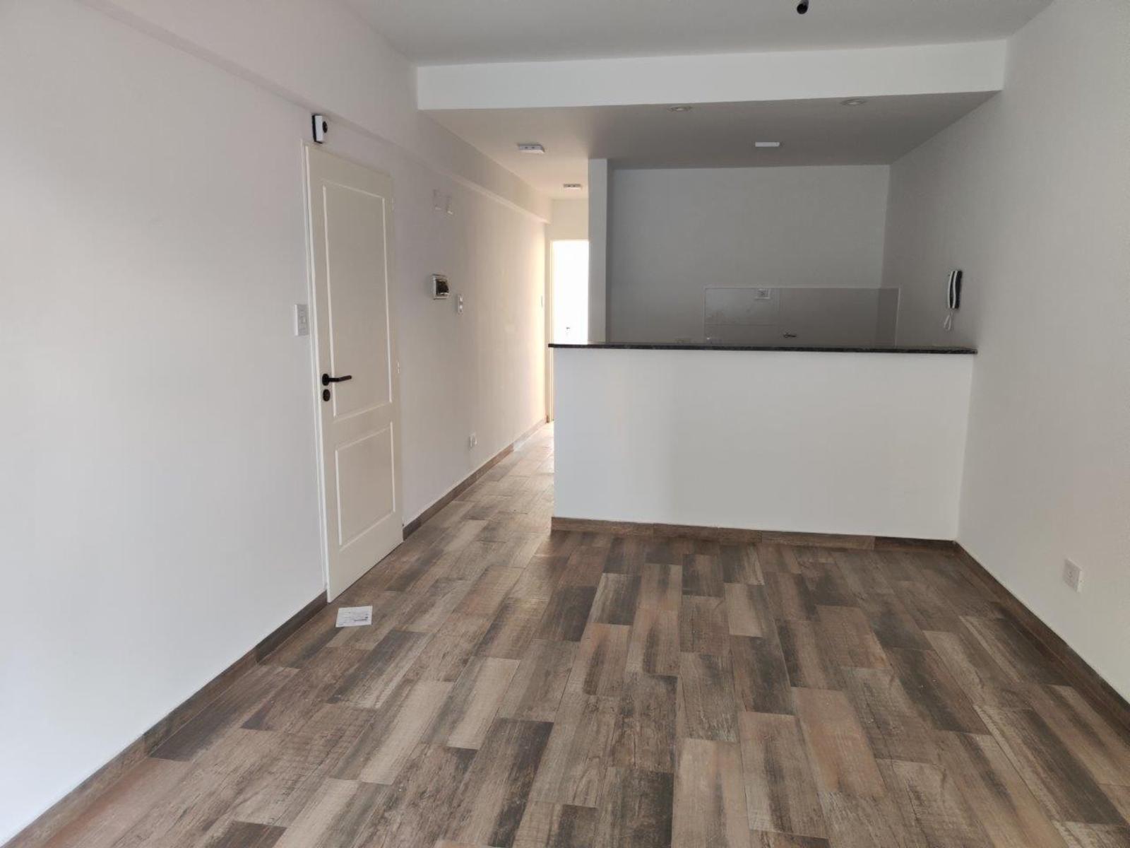 VENTA DE DEPARTAMENTO 2 AMBIENTES EN PLENO CENTRO DE MONTE GRANDE - CON COCHERA — foto 4