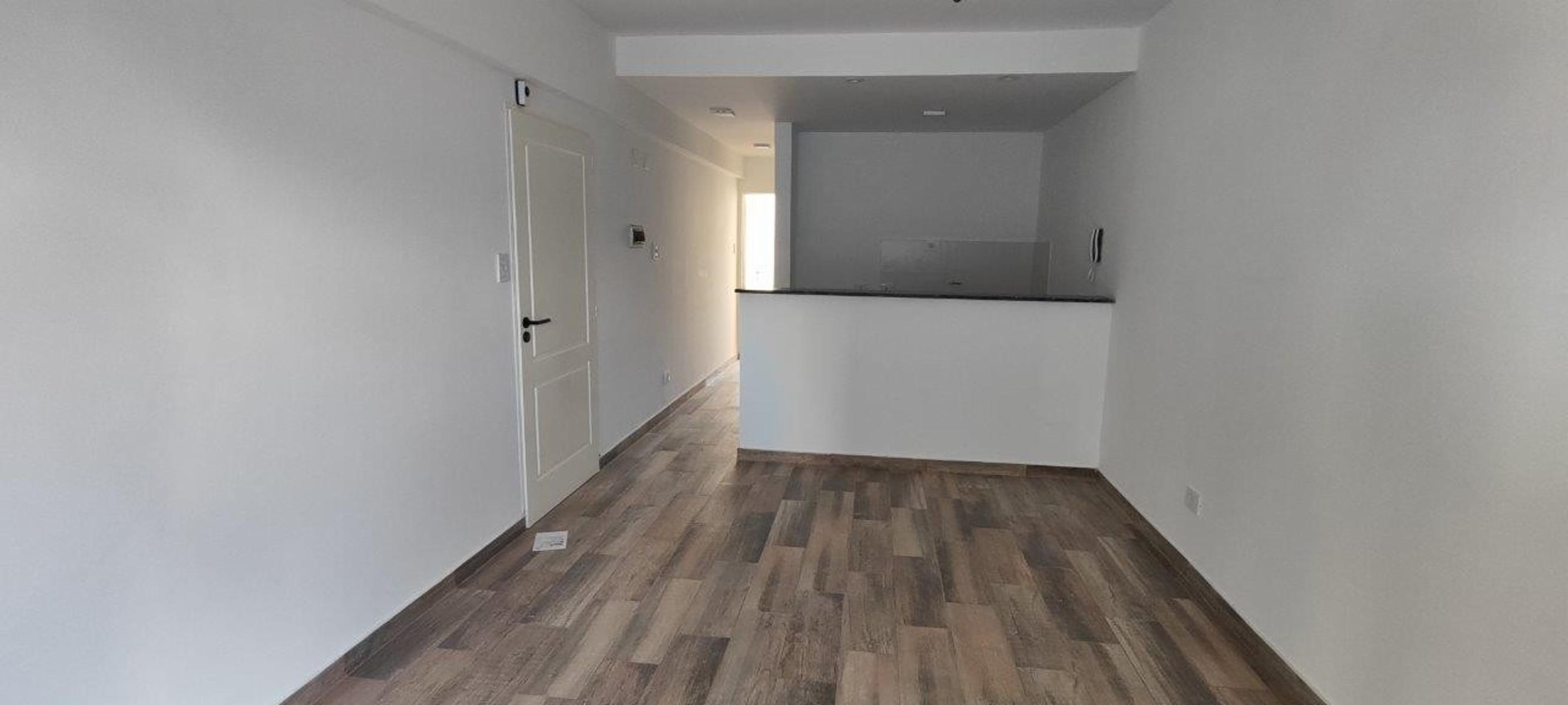 VENTA DE DEPARTAMENTO 2 AMBIENTES EN PLENO CENTRO DE MONTE GRANDE - CON COCHERA — foto 5