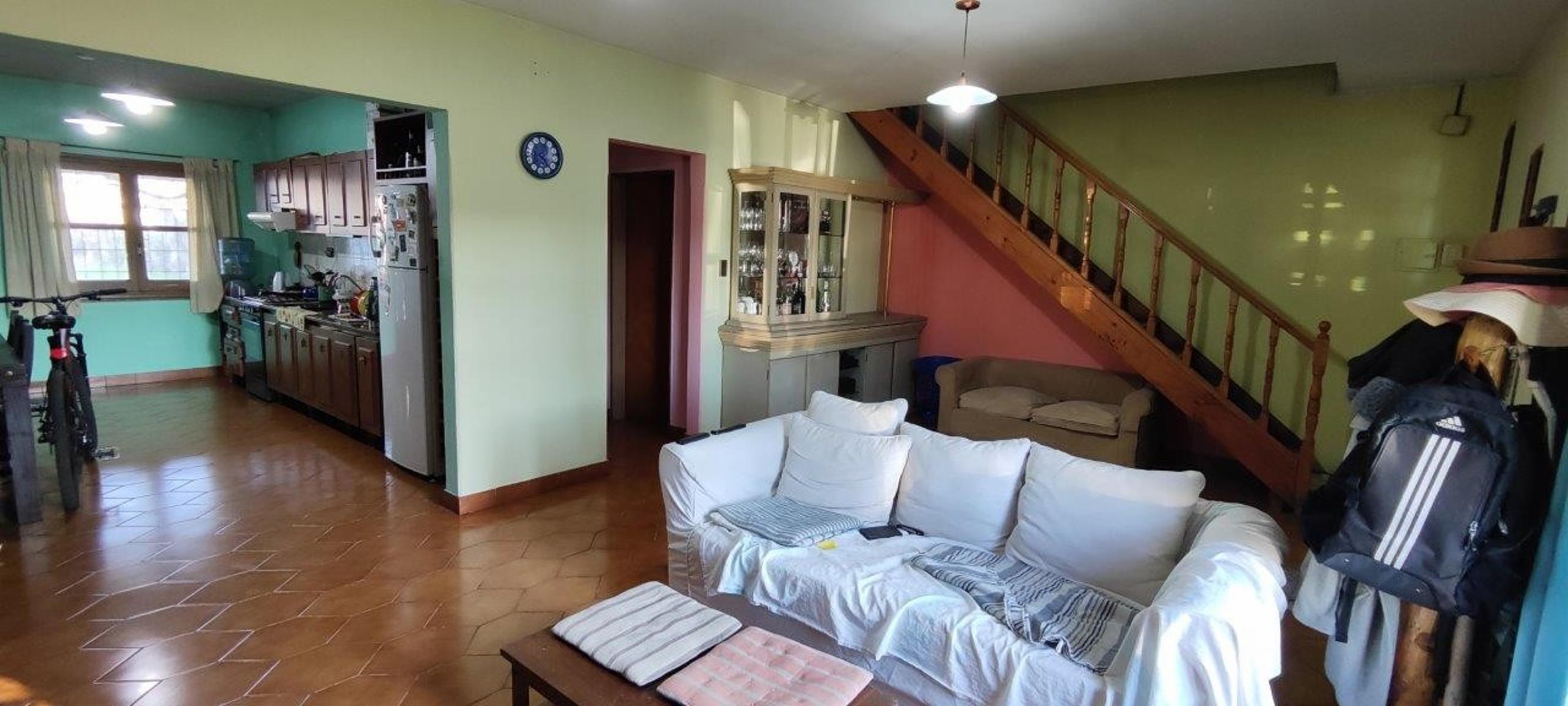 VENTA DE CHALET DE 6 AMBIENTES EN MONTE GRANDE - LOTE DE 600 M² - COCHERA PASANTE - GALERÍA — foto 7
