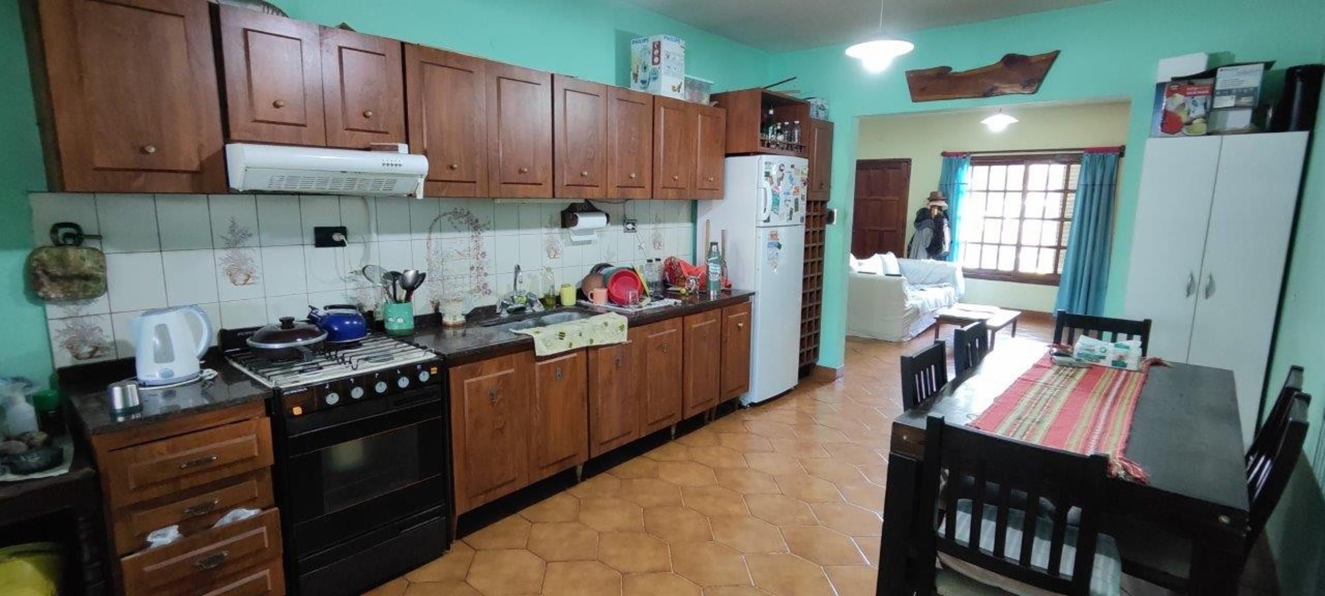 VENTA DE CHALET DE 6 AMBIENTES EN MONTE GRANDE - LOTE DE 600 M² - COCHERA PASANTE - GALERÍA — foto 10