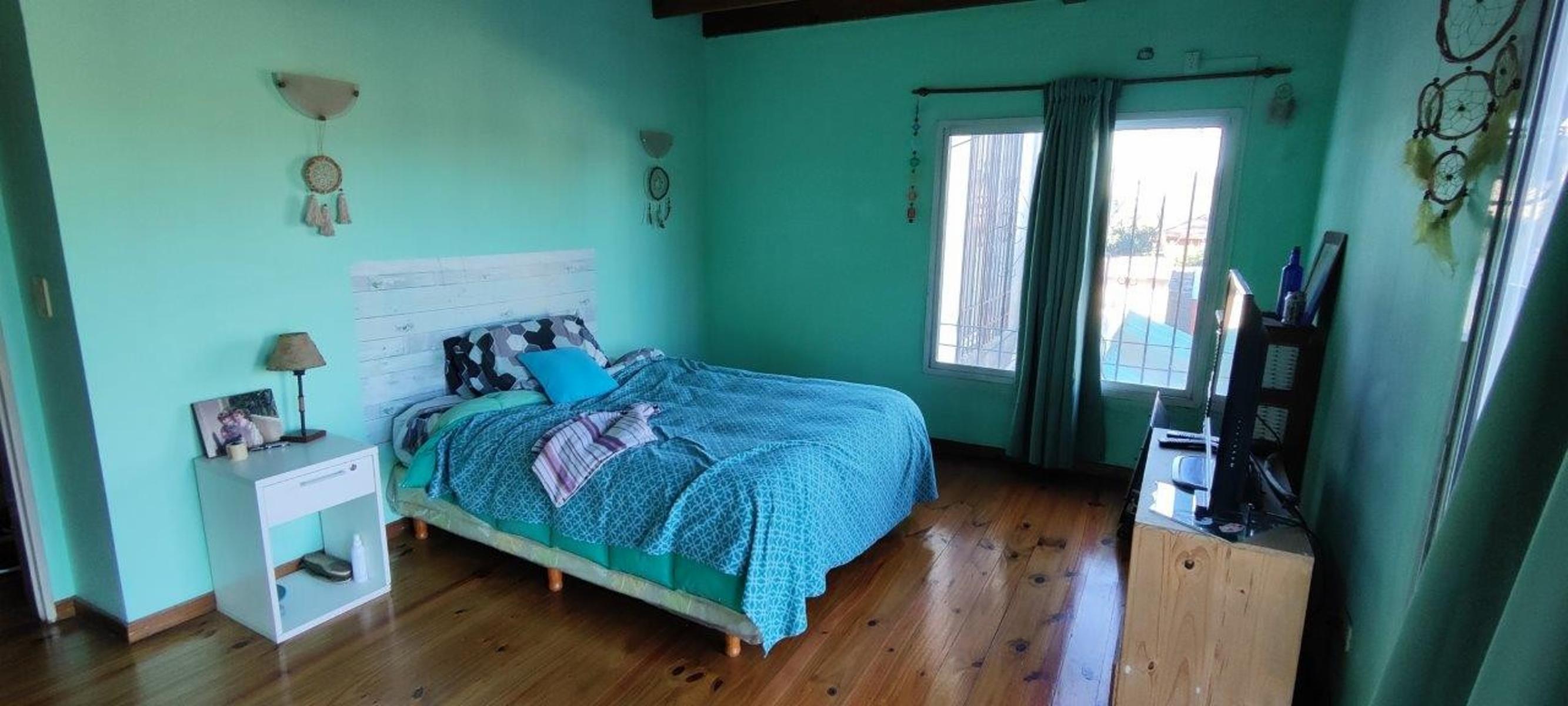 VENTA DE CHALET DE 6 AMBIENTES EN MONTE GRANDE - LOTE DE 600 M² - COCHERA PASANTE - GALERÍA — foto 13