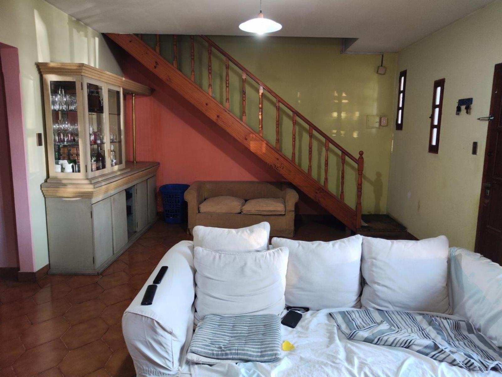 VENTA DE CHALET DE 6 AMBIENTES EN MONTE GRANDE - LOTE DE 600 M² - COCHERA PASANTE - GALERÍA — foto 15