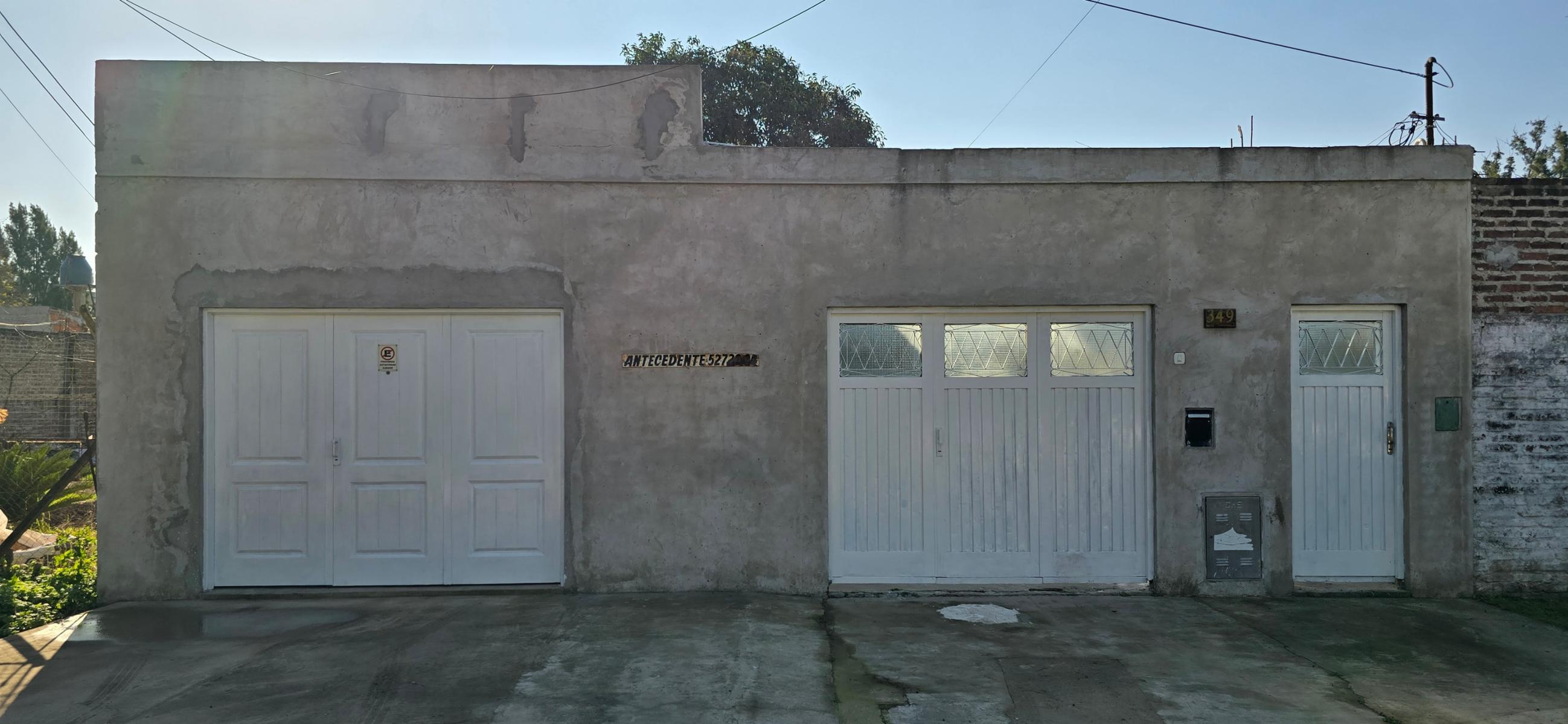 VENTA DE CASA 4 AMBIENTES EN EZEIZA - LOTE DE 505 M² - COCHERA - FONDO LIBRE