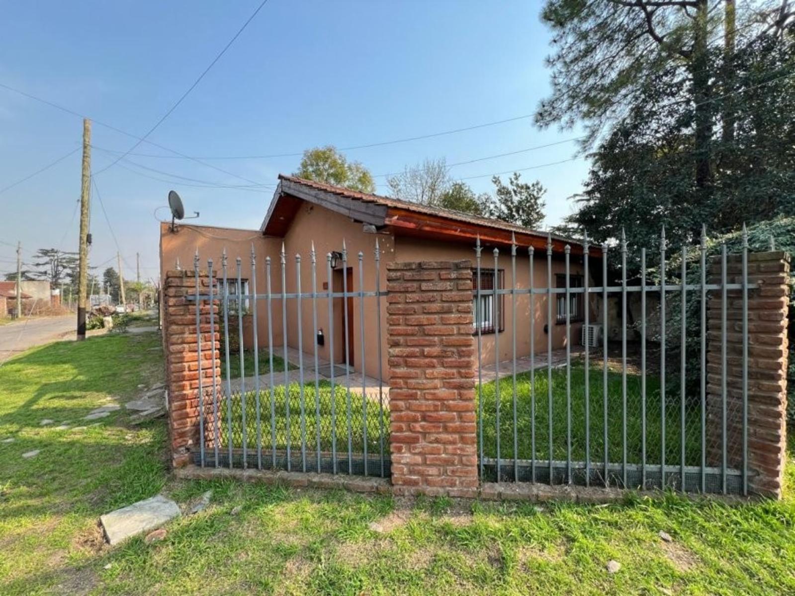 VENTA DE CHALET 3 AMBIENTES EN MONTE GRANDE - COCHERA - PARRILLA - PILETA - LOTE 300 M² — foto 2