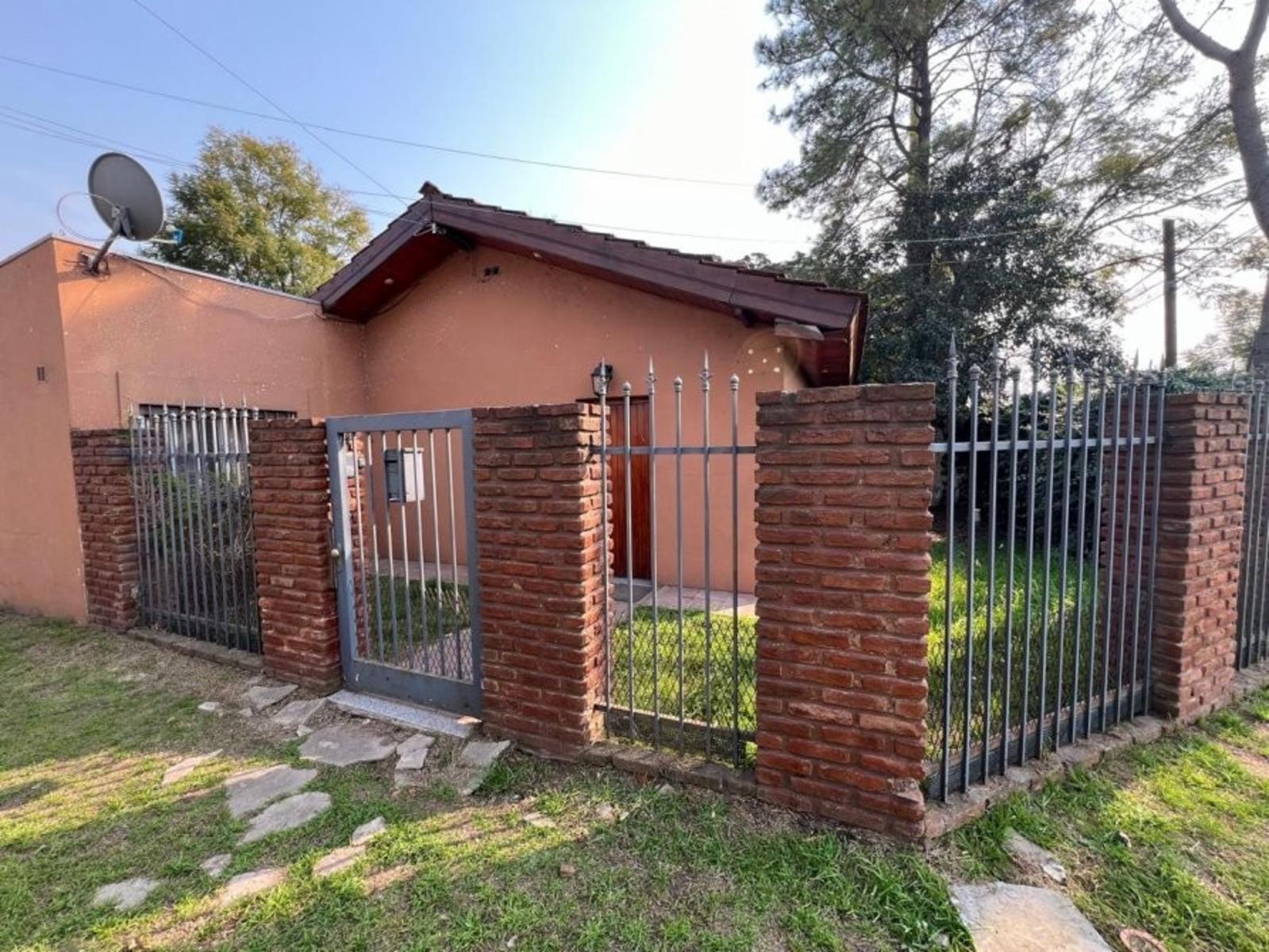 VENTA DE CHALET 3 AMBIENTES EN MONTE GRANDE - COCHERA - PARRILLA - PILETA - LOTE 300 M² — foto 4