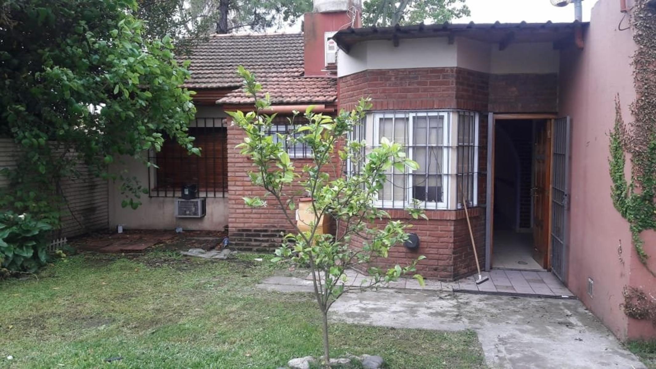 VENTA DE CHALET 3 AMBIENTES EN MONTE GRANDE - COCHERA - PARRILLA - PILETA - LOTE 300 M² — foto 10
