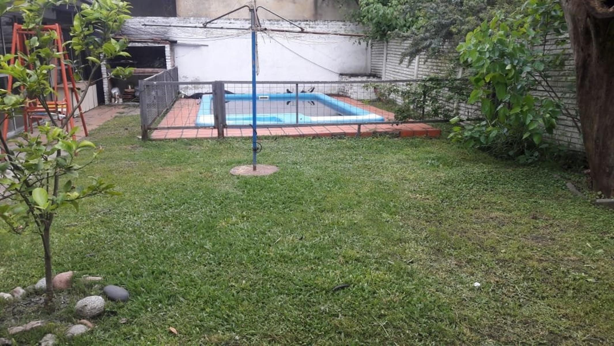 VENTA DE CHALET 3 AMBIENTES EN MONTE GRANDE - COCHERA - PARRILLA - PILETA - LOTE 300 M² — foto 15
