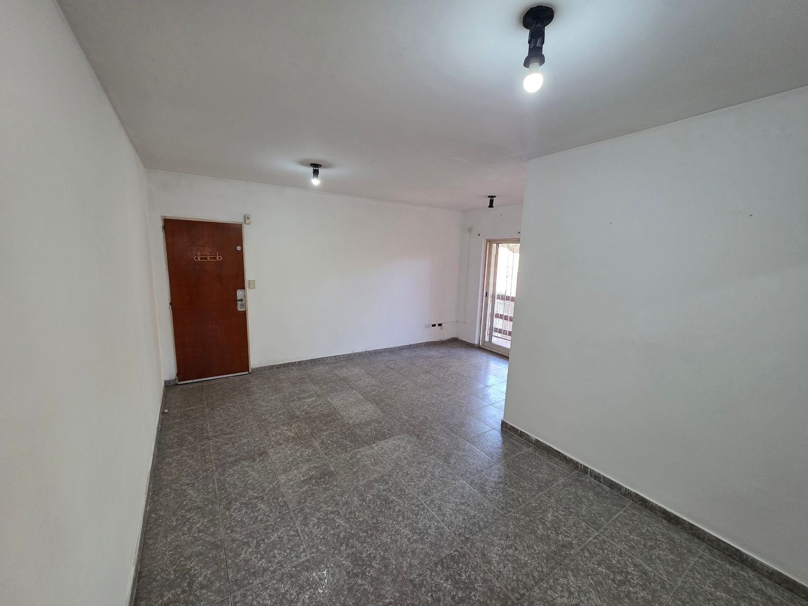 ALQUILER DE DEPARTAMENTO 3 AMBIENTES EN BARRIO COCA COLA - MONTE GRANDE - 2