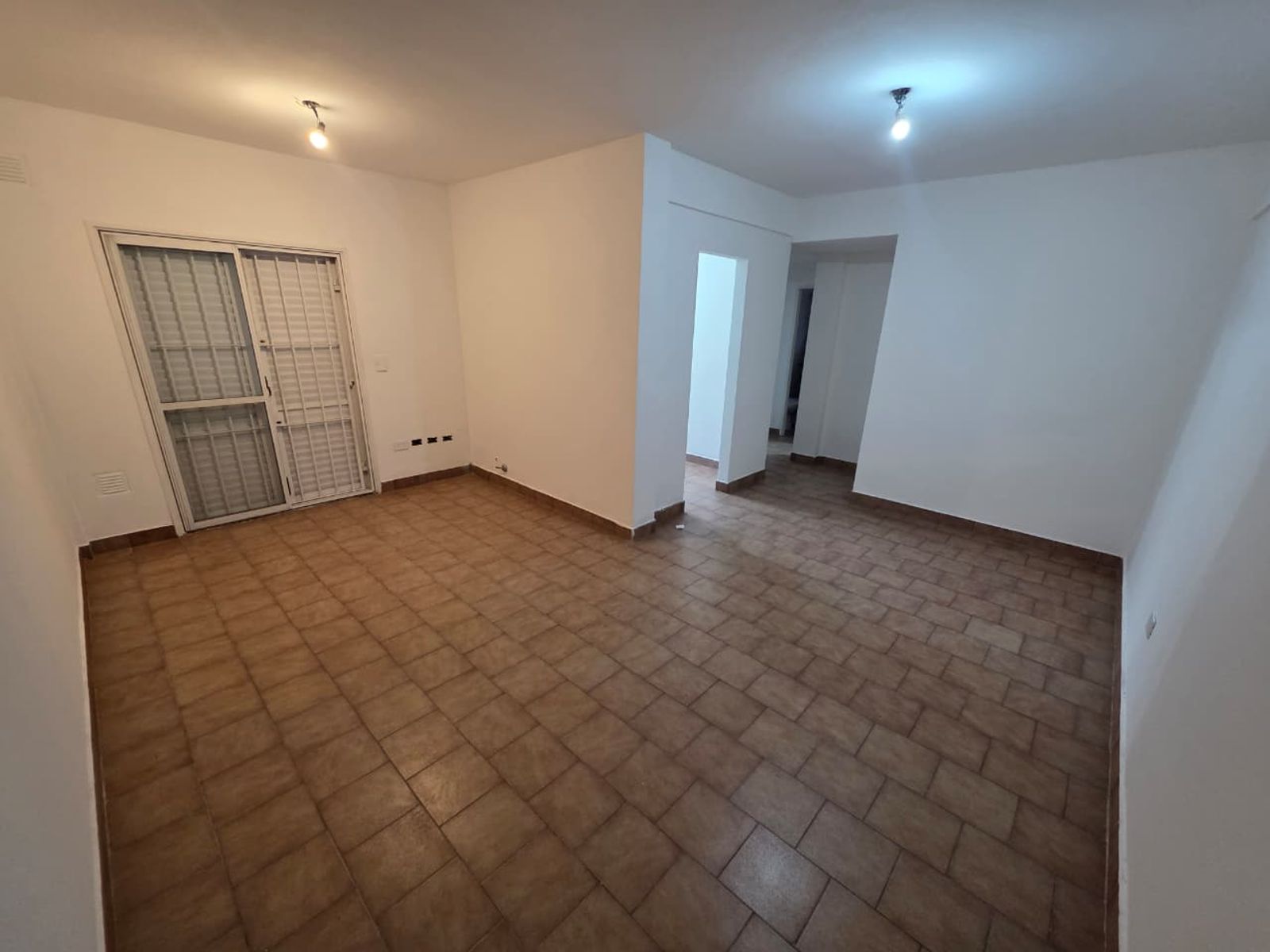 VENTA DE DEPARTAMENTO 3 AMBIENTES EN BARRIO COCA COLA - MONTE GRANDE - 1