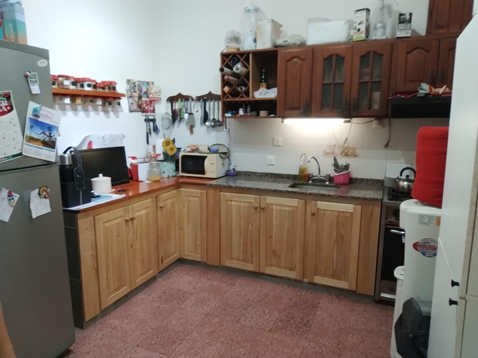 VENTA DE CHALET 3 AMBIENTES - APTO A CREDITO HIPOTECARIO - CON COCHERA - LIMITE CON MONTE GRANDE — foto 4