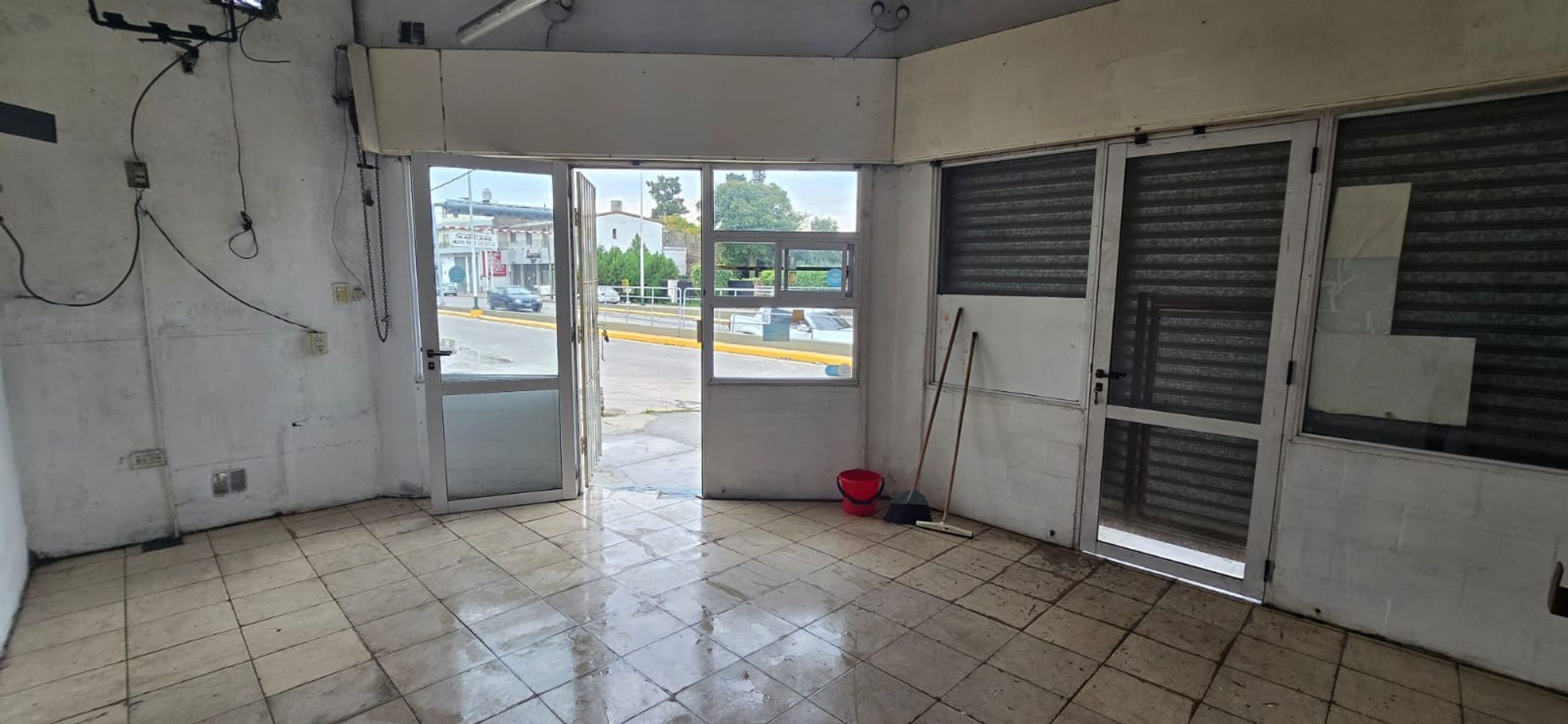 ALQUILER DE LOCAL EN ESQUINA ANTONIO CERVETTI Y NORBERTO LOPEZ -LIMITEENTRE EL JAGÜEL Y MONTE GRANDE - 2