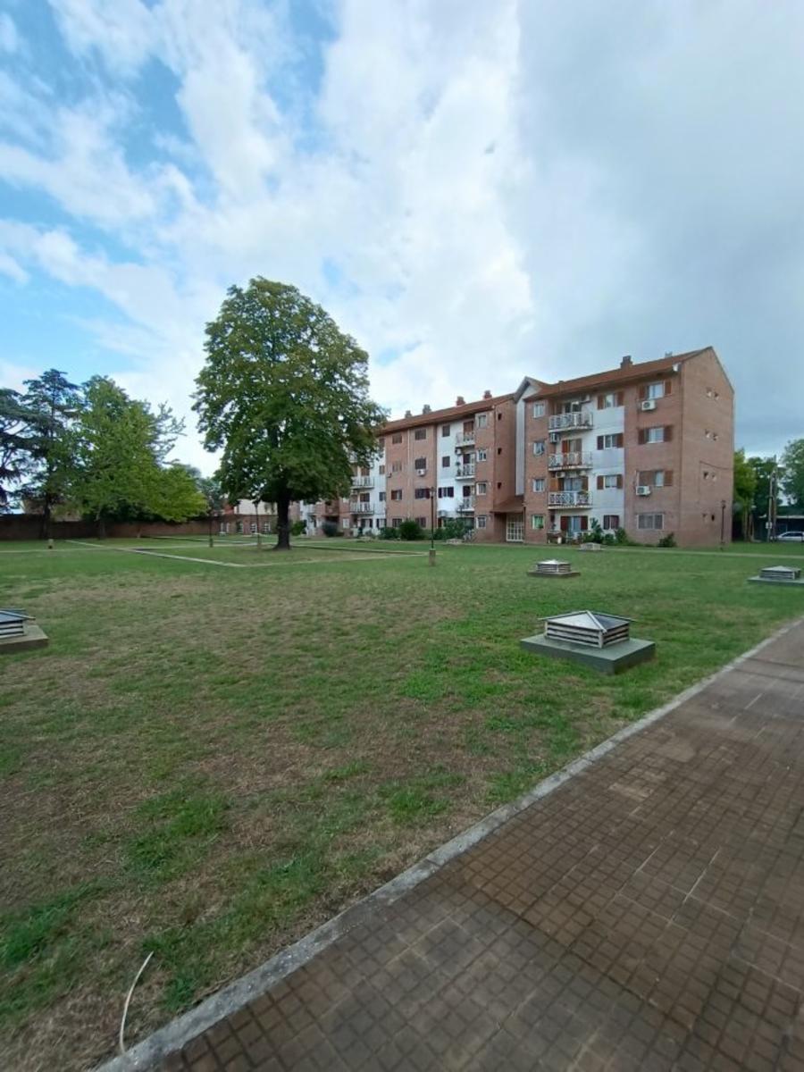 VENTA DE DEPARTAMENTO 3 AMBIENTES EN BARRIO LA JOSEFINA - MONTE GRANDE - APTO A CRÉDITO HIPOTECARIO — foto 3