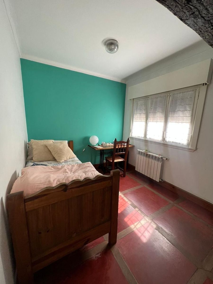 VENTA DE HERMOSO CHALET COLONIAL 4 AMBIENTES CON PARQUE,PISCINA,YCOCHERA. TIPO CASA QUINTA. MONTE GRANDE. — foto 13