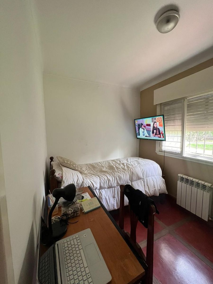 VENTA DE HERMOSO CHALET COLONIAL 4 AMBIENTES CON PARQUE,PISCINA,YCOCHERA. TIPO CASA QUINTA. MONTE GRANDE. — foto 14