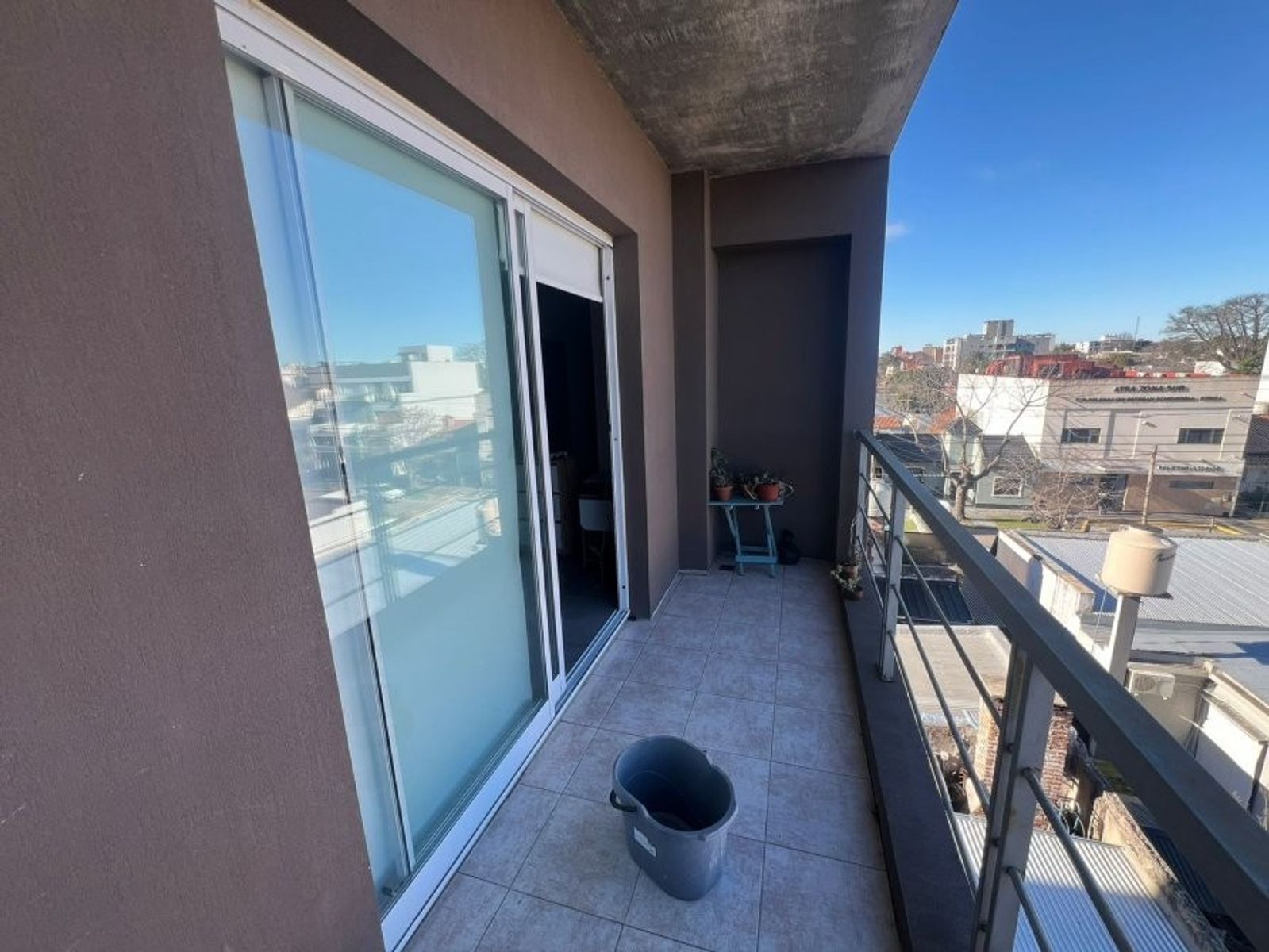 VENTA DE DEPARTAMENTO MONO AMBIENTE EN MONTE GRANDE CENTRO — foto 3