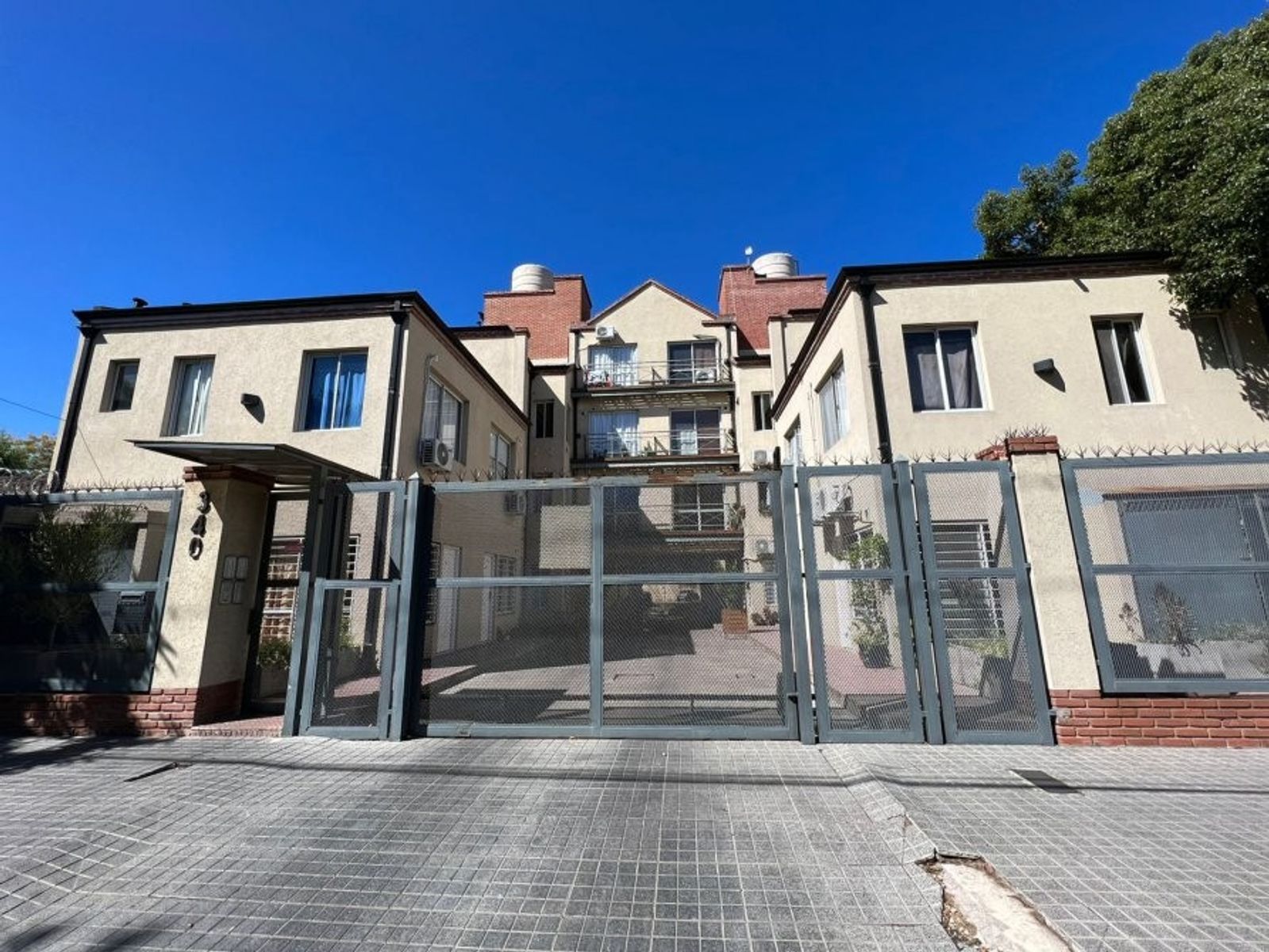 VENTA DE DEPARTAMENTO 2 AMBIENTES EN PLENO CENTRO DE MONTE GRANDE -APTO A CRÉDITO