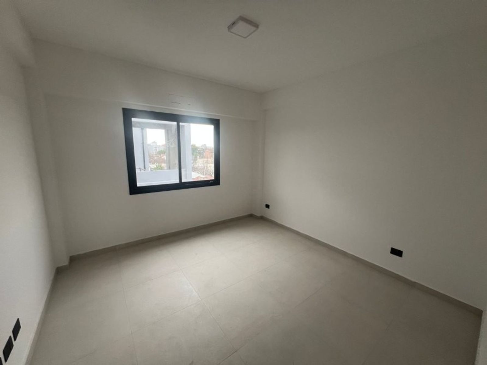 VENTA DE MUY AMPLIO DEPARTAMENTO 2 AMBIENTES CON COCHERA - MONTE GRANDE — foto 13
