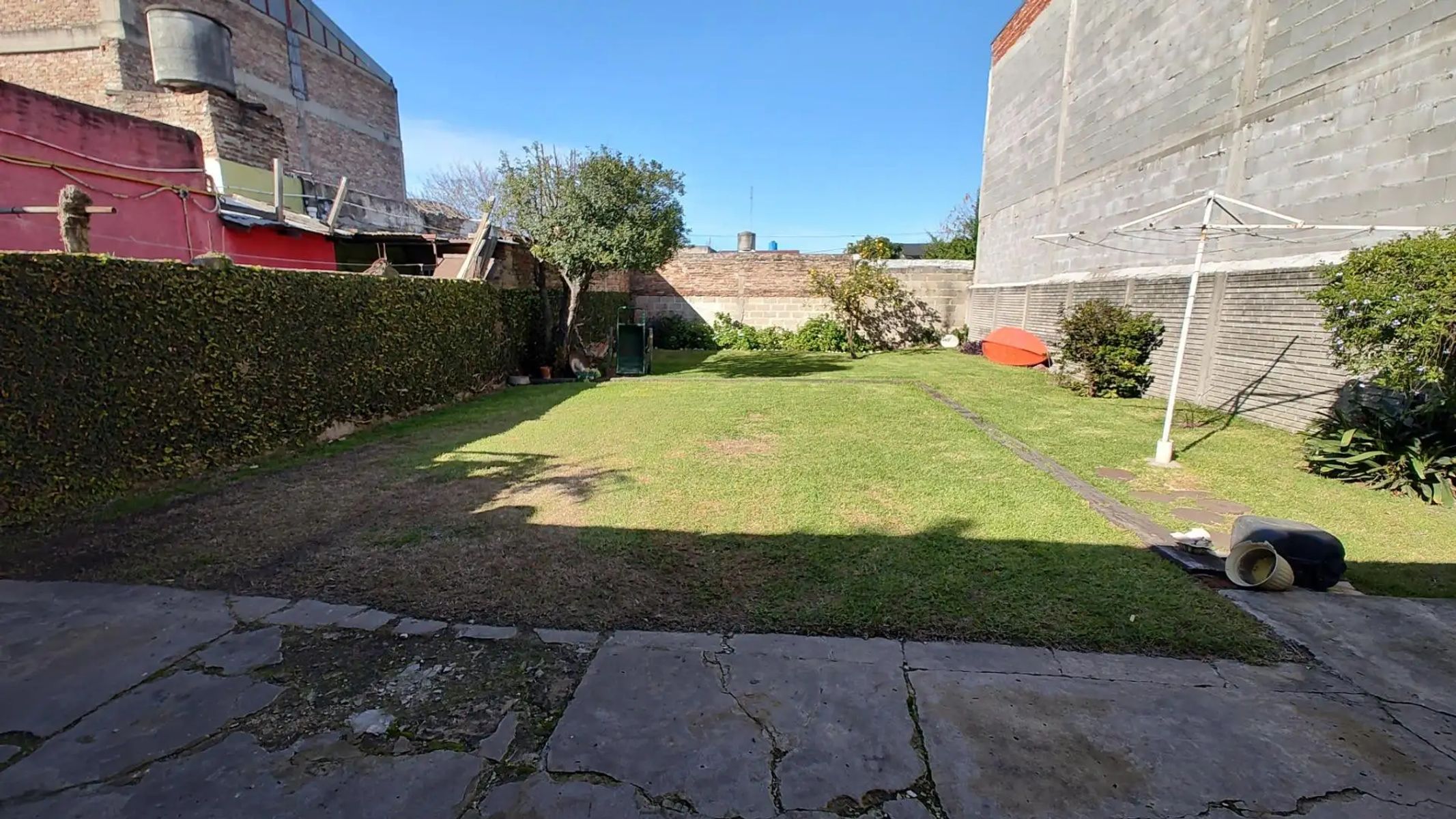 VENTA DE CASA 3 AMBIENTES SOBRE LOTE DE 350 M² - A METROS DE CAMINODECINTURA - LUIS GUILLÓN — foto 8