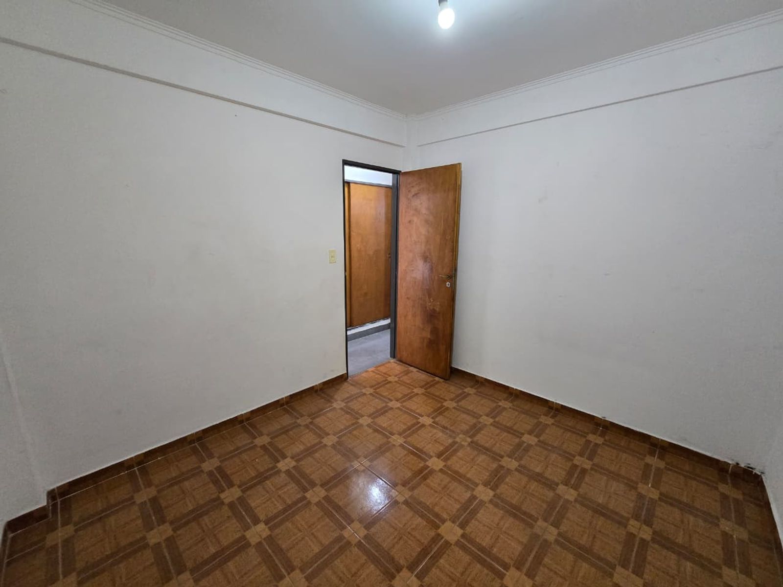 ALQUILER DE EXCELENTE DEPARTAMENTO 3 AMBIENTES SOBRE AVENIDA - BARRIO COCA COLA - MONTE GRANDE - 19