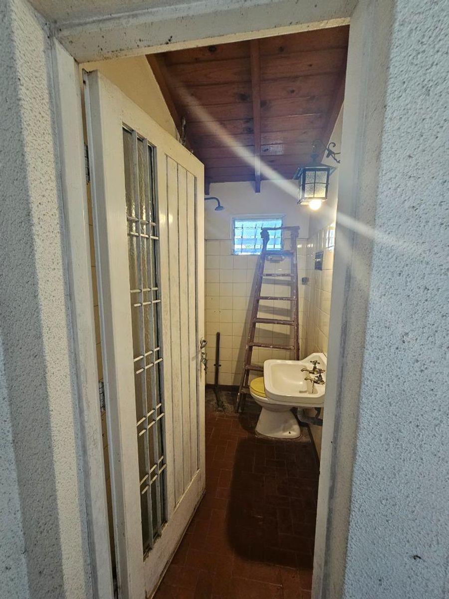 VENTA DE CASA 3 AMBIENTES SOBRE 4 LOTES EN MONTE GRANDE - CON PILETA - 17
