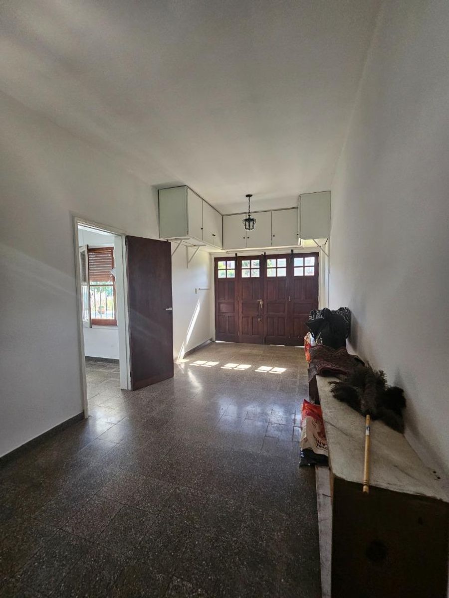 VENTA DE CASA 3 AMBIENTES SOBRE 4 LOTES EN MONTE GRANDE - CON PILETA - 31