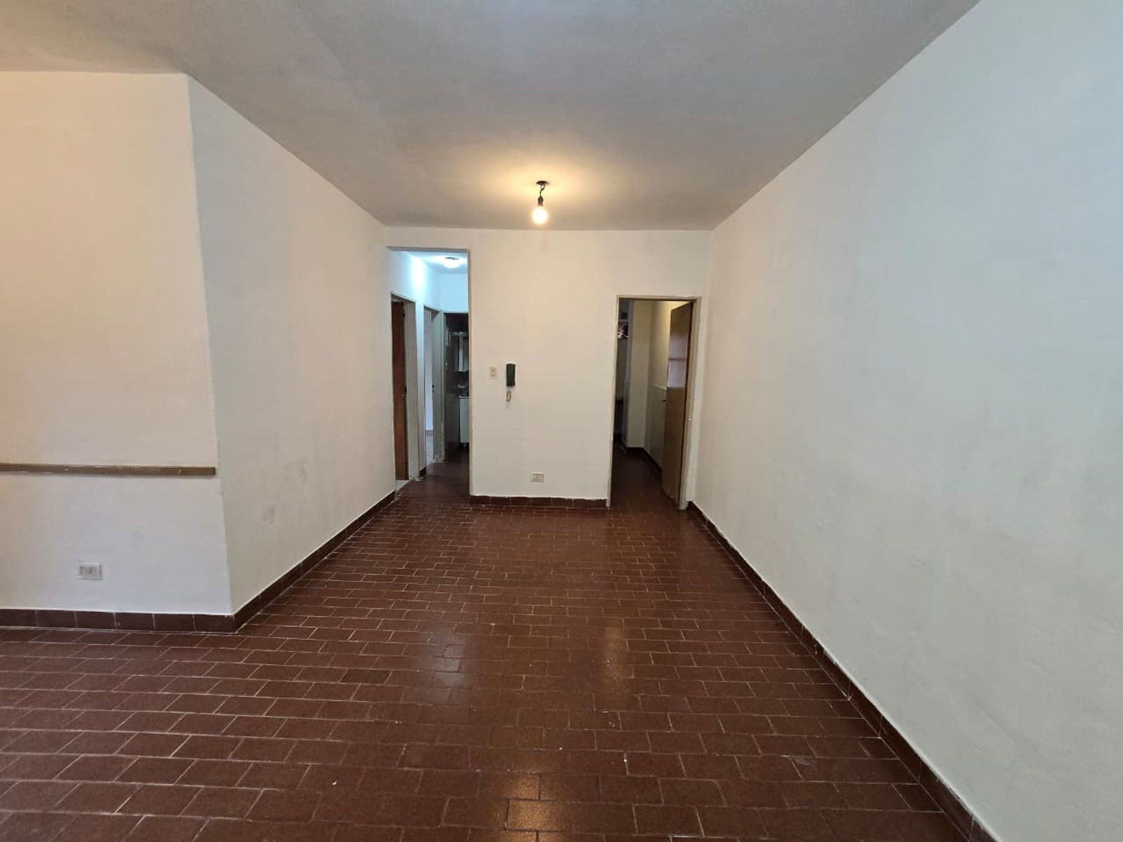 ALQUILER DE DEPARTAMENTO 3 AMBIENTES EN PLANTA BAJA - BARRIO COCA COLA — foto 3