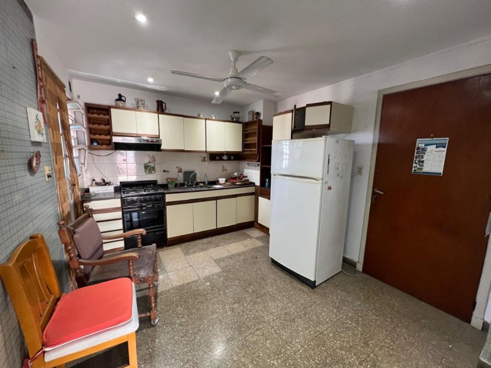 VENTA DE DEPARTAMENTO 3 AMBIENTES FRENTE A ESTACION MONTE GRANDE - APTO A CREDITO HIPOTECARIO - 5