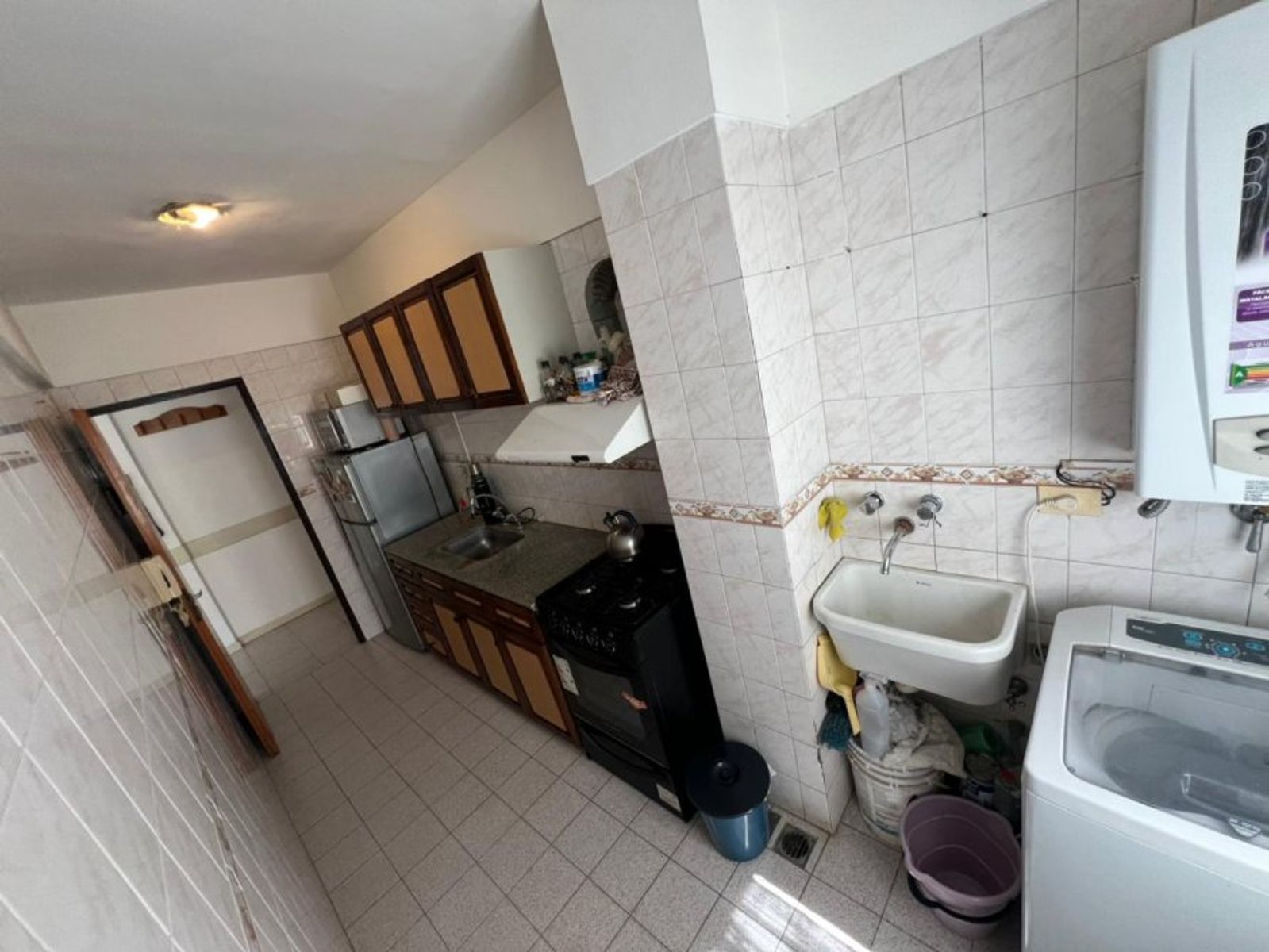 VENTA DE DEPARTAMENTO 3 AMBIENTES EN MONTE GRANDE - CON COCHERA - APTO A CREDITO HIPOTECARIO - 6