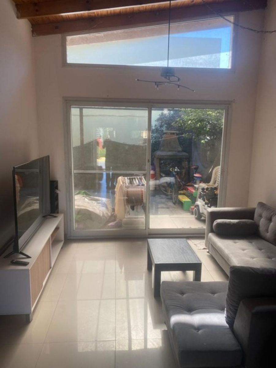 VENTA DE CASA 3 AMBIENTES EN BARRIO CERRADO LOS ROBLES - MONTE GRANDE - APTO CRÉDITO HIPOTECARIO. - 2