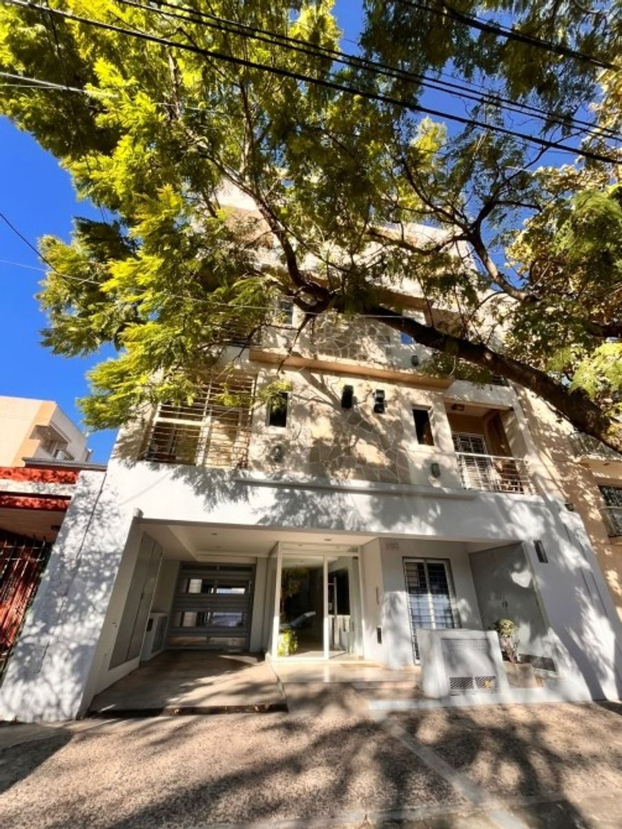 VENTA DE EXCELENTE DEPARTAMENTO EN CENTRO DE LOMAS DE ZAMORA - APTO CREDITO HIPOTECARIO