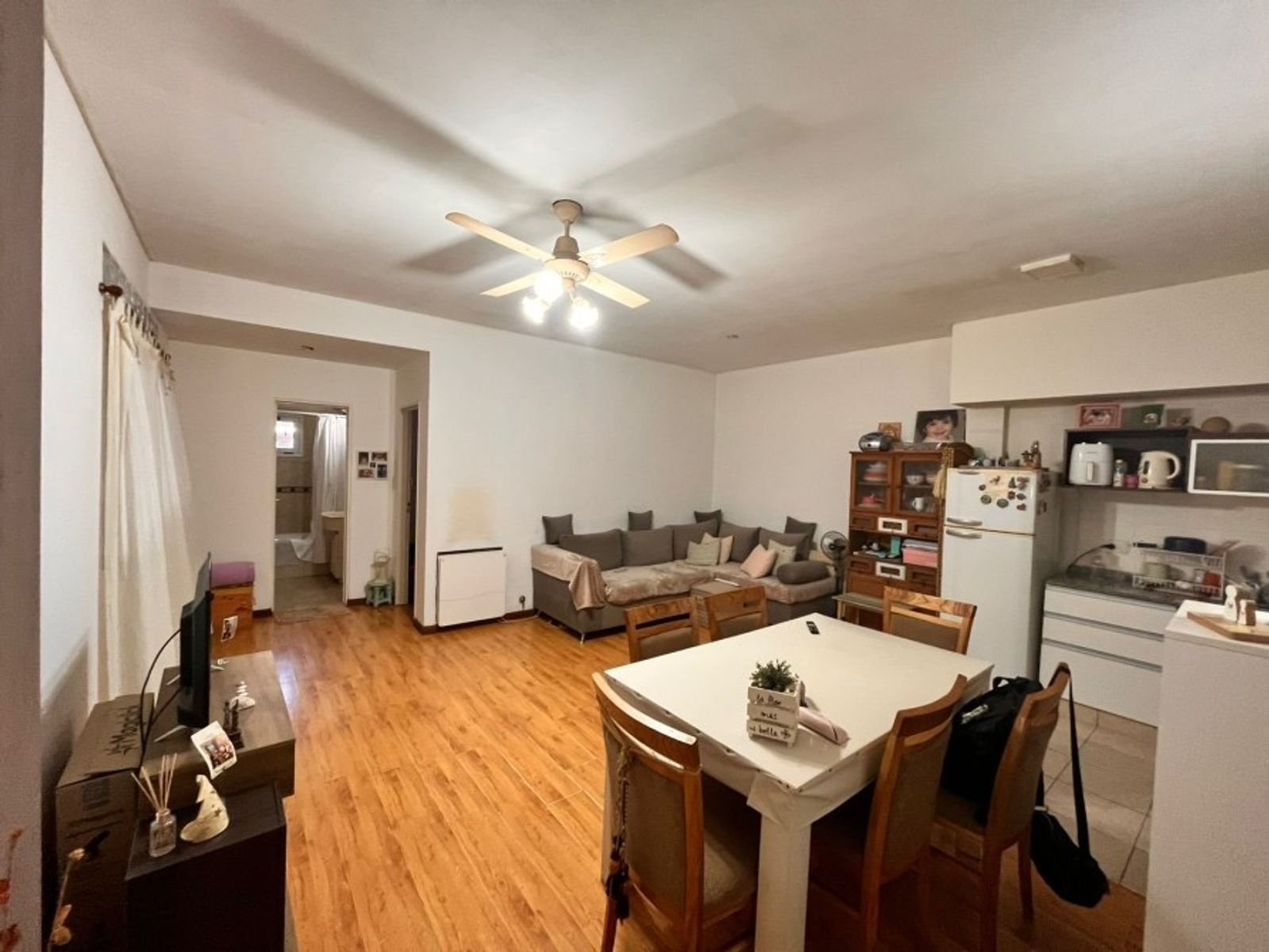 VENTA DE EXCELENTE DEPARTAMENTO EN CENTRO DE LOMAS DE ZAMORA - APTO CREDITO HIPOTECARIO — foto 3