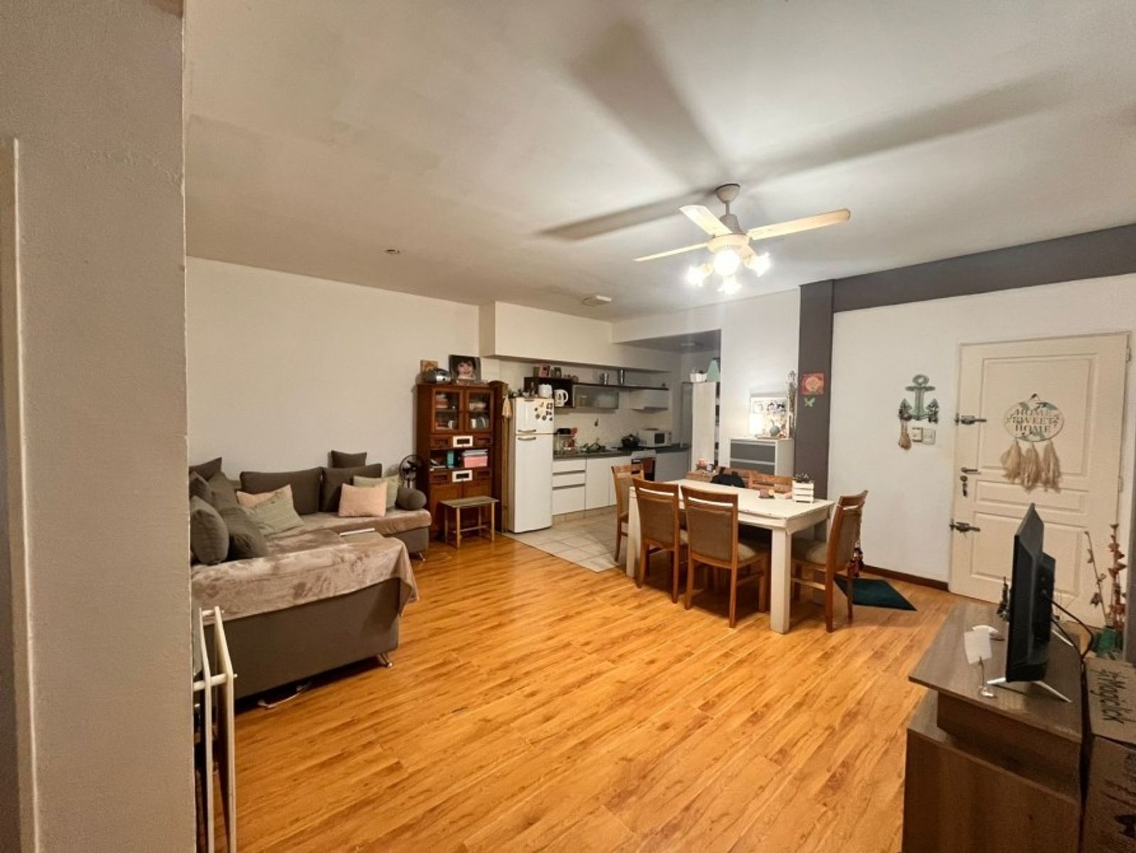 VENTA DE EXCELENTE DEPARTAMENTO EN CENTRO DE LOMAS DE ZAMORA - APTO CREDITO HIPOTECARIO — foto 4