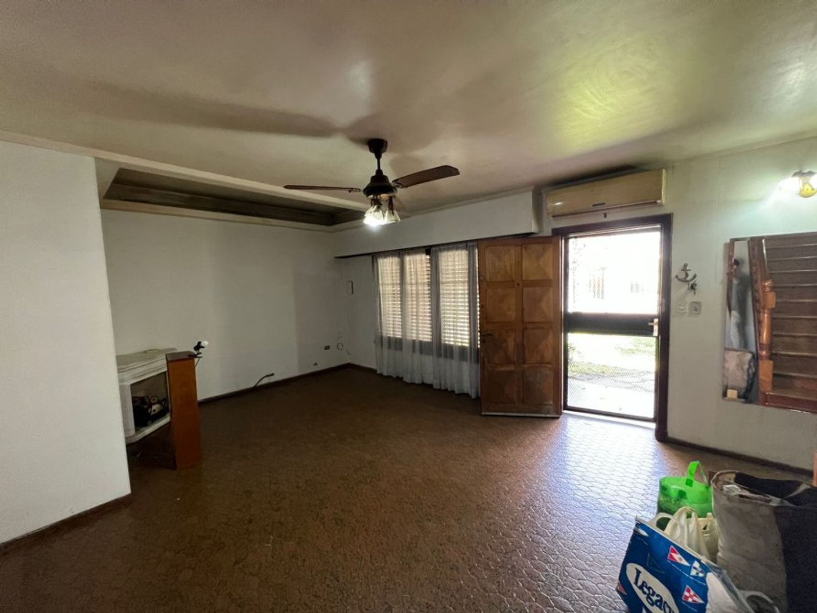 VENTA DE LINDA CASA 4 AMBIENTES EN ZONA CENTRO MONTE GRANDE - SOBRE DE 800 M² - 4