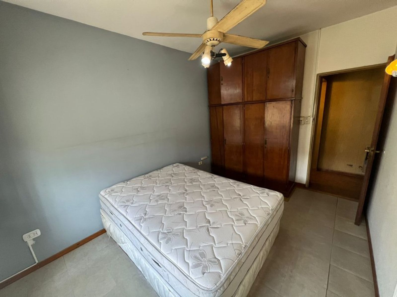 VENTA DE LINDA CASA 4 AMBIENTES EN ZONA CENTRO MONTE GRANDE - SOBRE DE 800 M² - 8