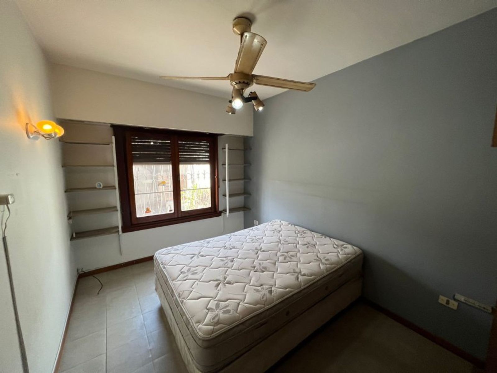 VENTA DE LINDA CASA 4 AMBIENTES EN ZONA CENTRO MONTE GRANDE - SOBRE DE 800 M² - 13