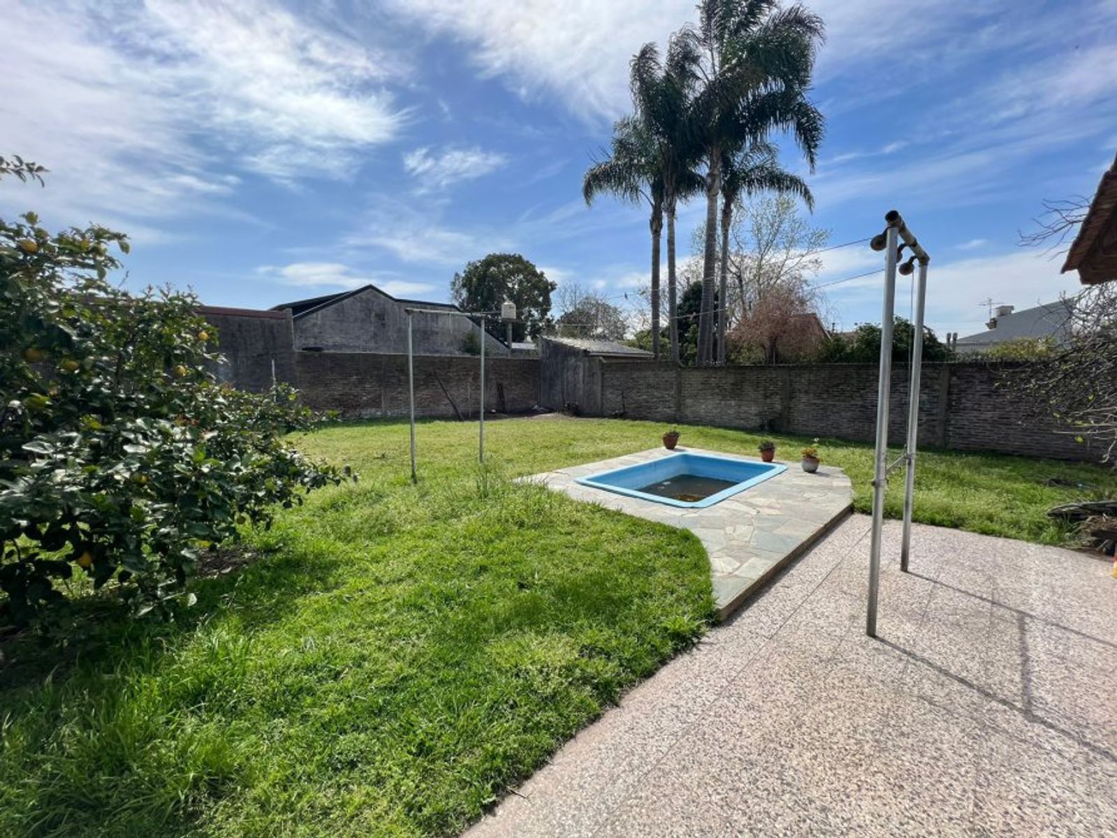 VENTA DE LINDA CASA 4 AMBIENTES EN ZONA CENTRO MONTE GRANDE - SOBRE DE 800 M² - 21