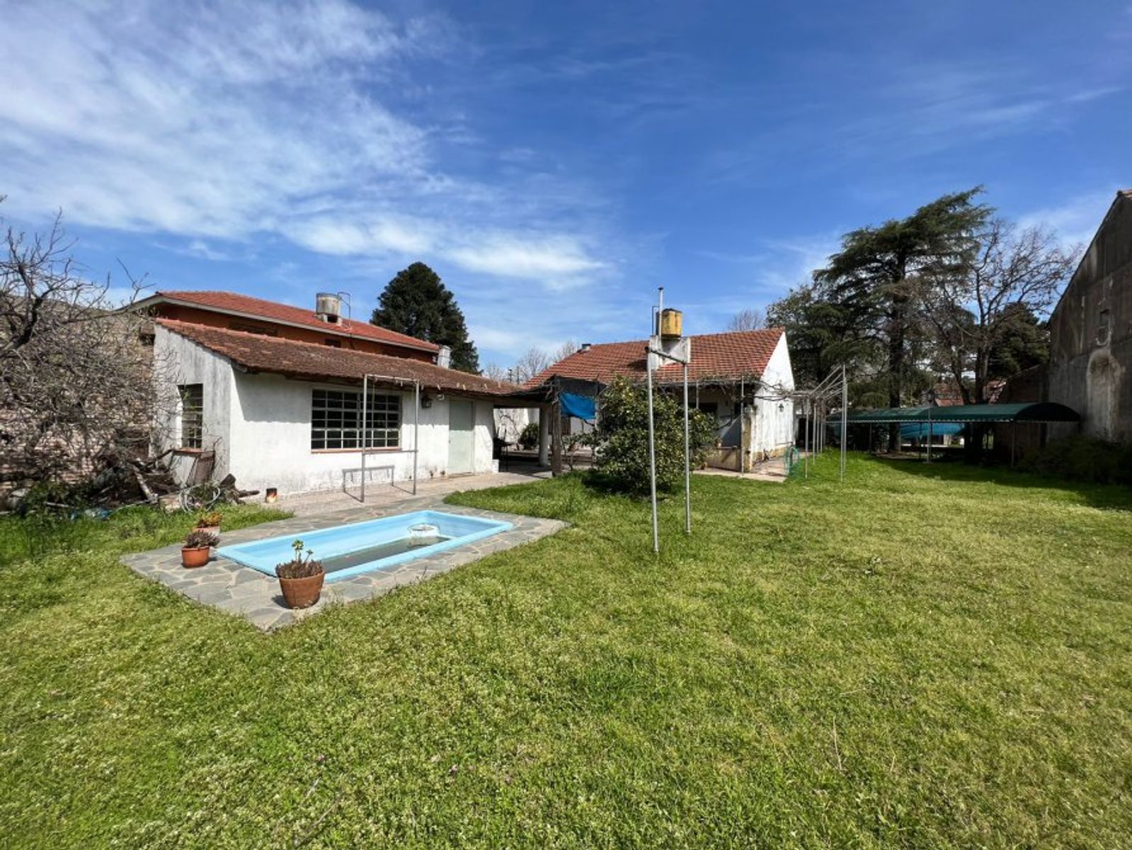 VENTA DE LINDA CASA 4 AMBIENTES EN ZONA CENTRO MONTE GRANDE - SOBRE DE 800 M² - 23