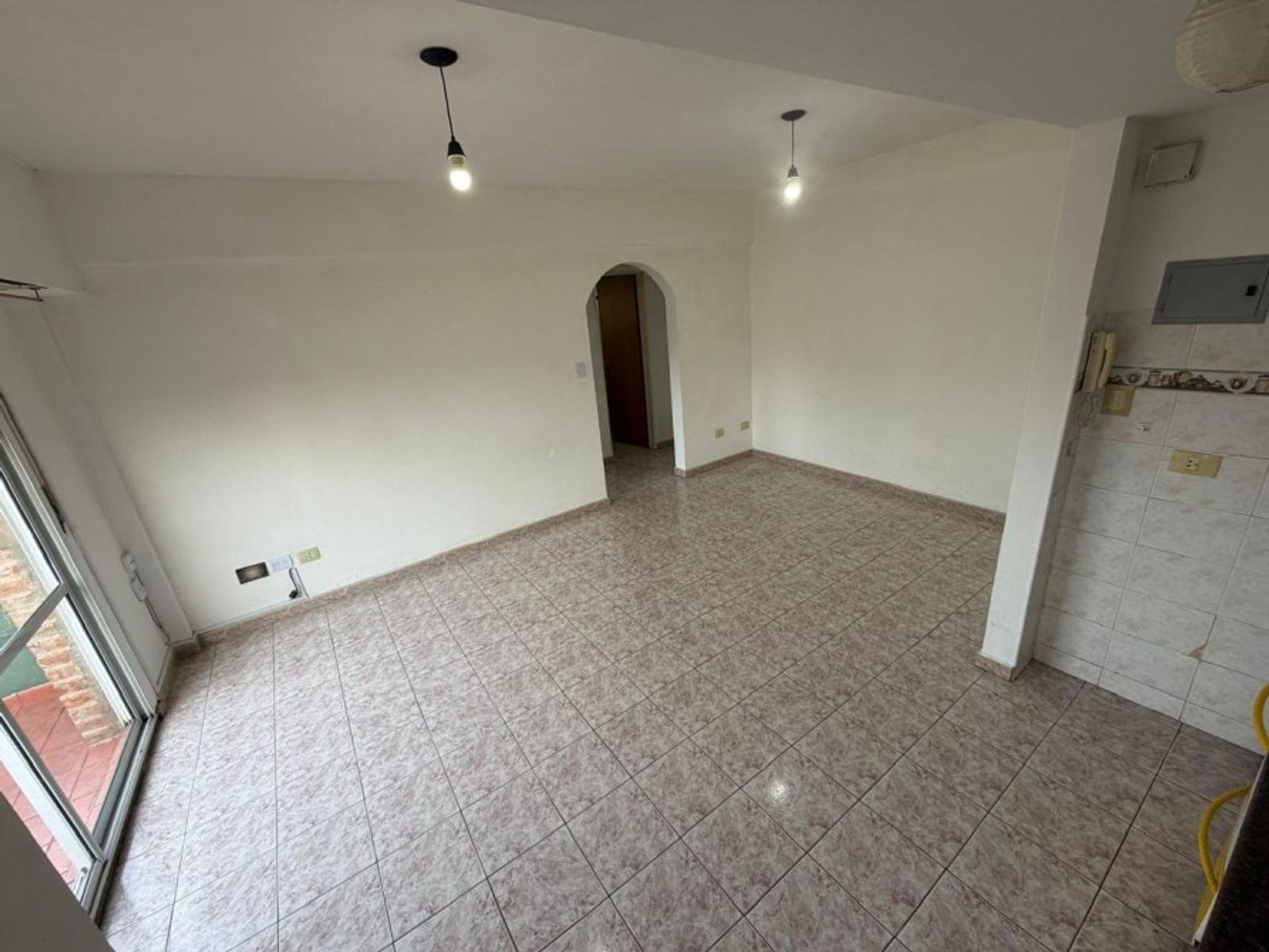 VENTA DE DEPARTAMENTO 2 AMBIENTES CON COCHERA EN MONTE GRANDE - APTO A CRÉDITO HIPOTECARIO. - 5