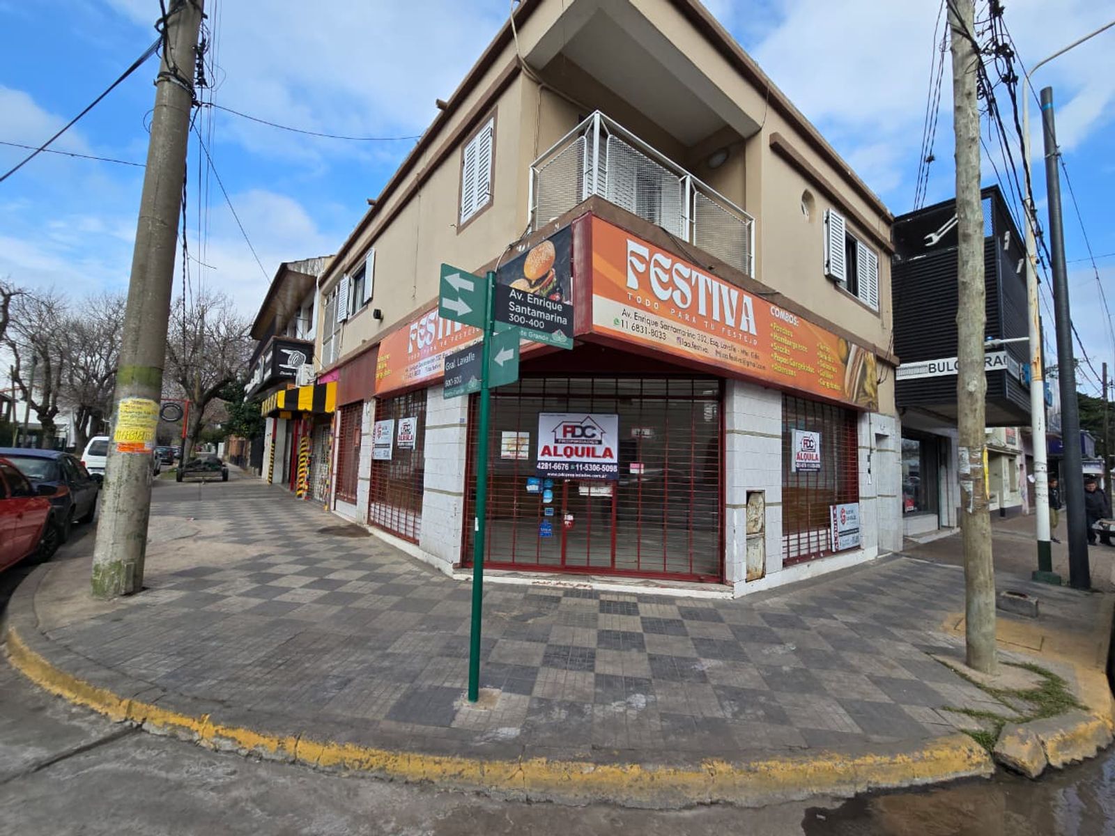 ALQUILER DE LOCAL EN ESQUINA SOBRE SANTAMARINA EN MONTE GRANDE - 42 M² - 9