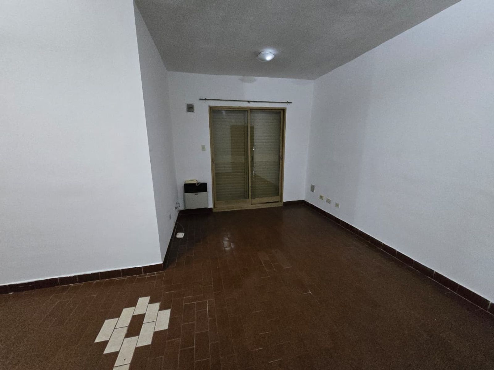 ALQUILER DE DEPARTAMENTO 3 AMBIENTES EN BARRIO COCA COLA - MONTE GRANDE - PRIMER PISO - 4