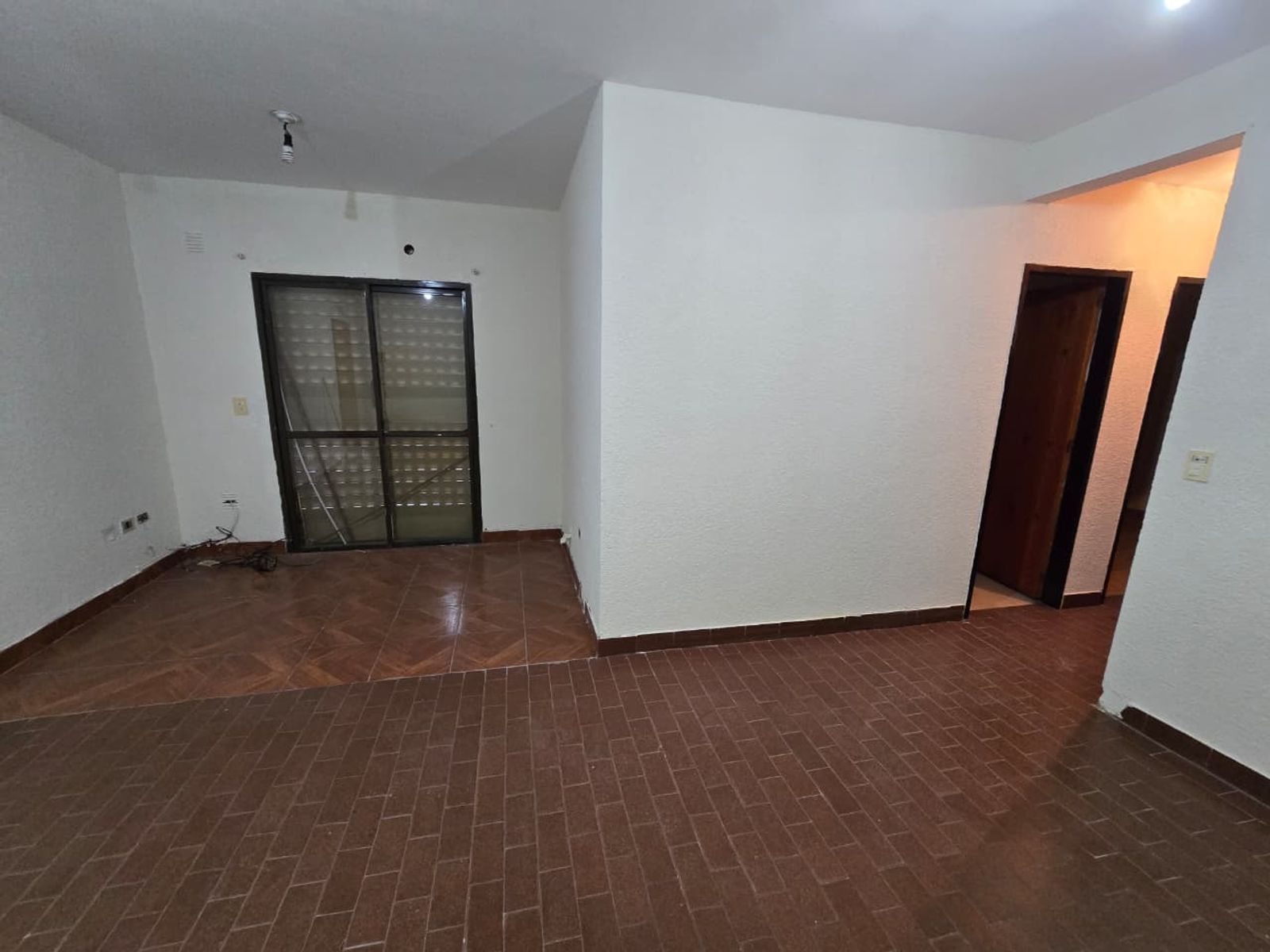 ALQUILER DE DEPARTAMENTO 3 AMBIENTES EN BARRIO COCA COLA MONTE GRANDE — foto 2