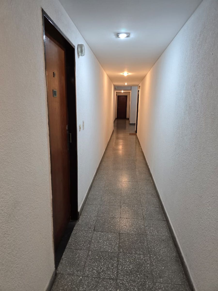 VENTA DE DEPARTAMENTO 2 AMBIENTES CON COCHERA - APTO CRÉDITO HIPOTECARIO - 15