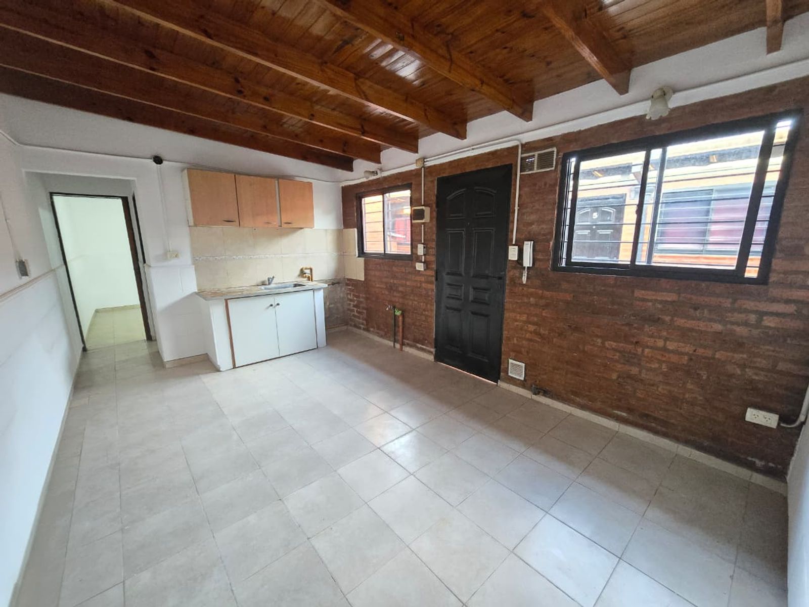 ALQUILER DE DEPARTAMENTO 3 AMBIENTES EN MONTE GRANDE — foto 2