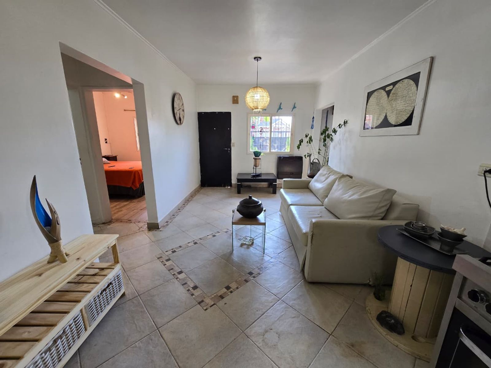 VENTA DE CASA 4 AMBIENTES EN MONTE GRANDE - EN ESQUINA - 3