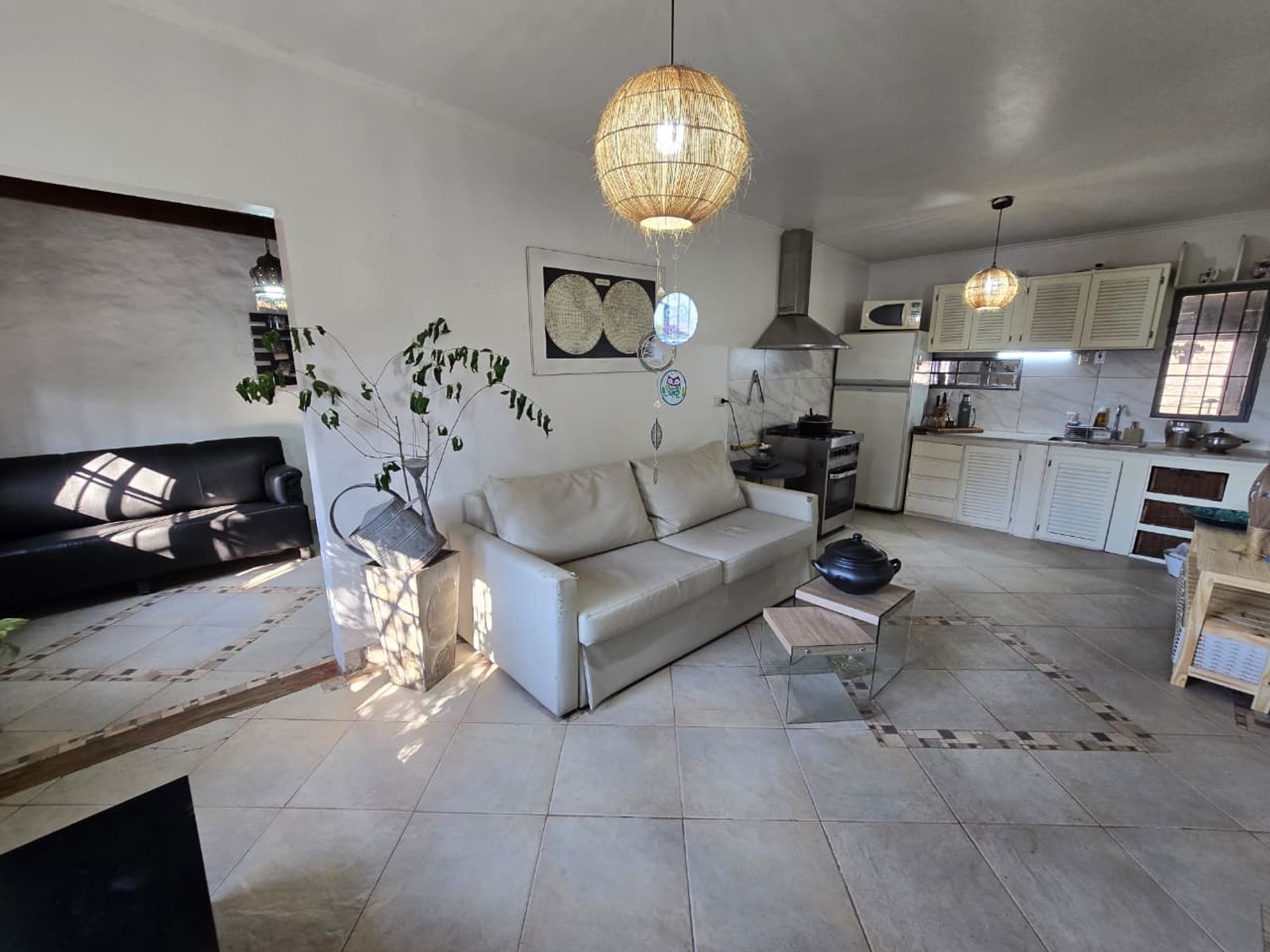 VENTA DE CASA 4 AMBIENTES EN MONTE GRANDE - EN ESQUINA - 4