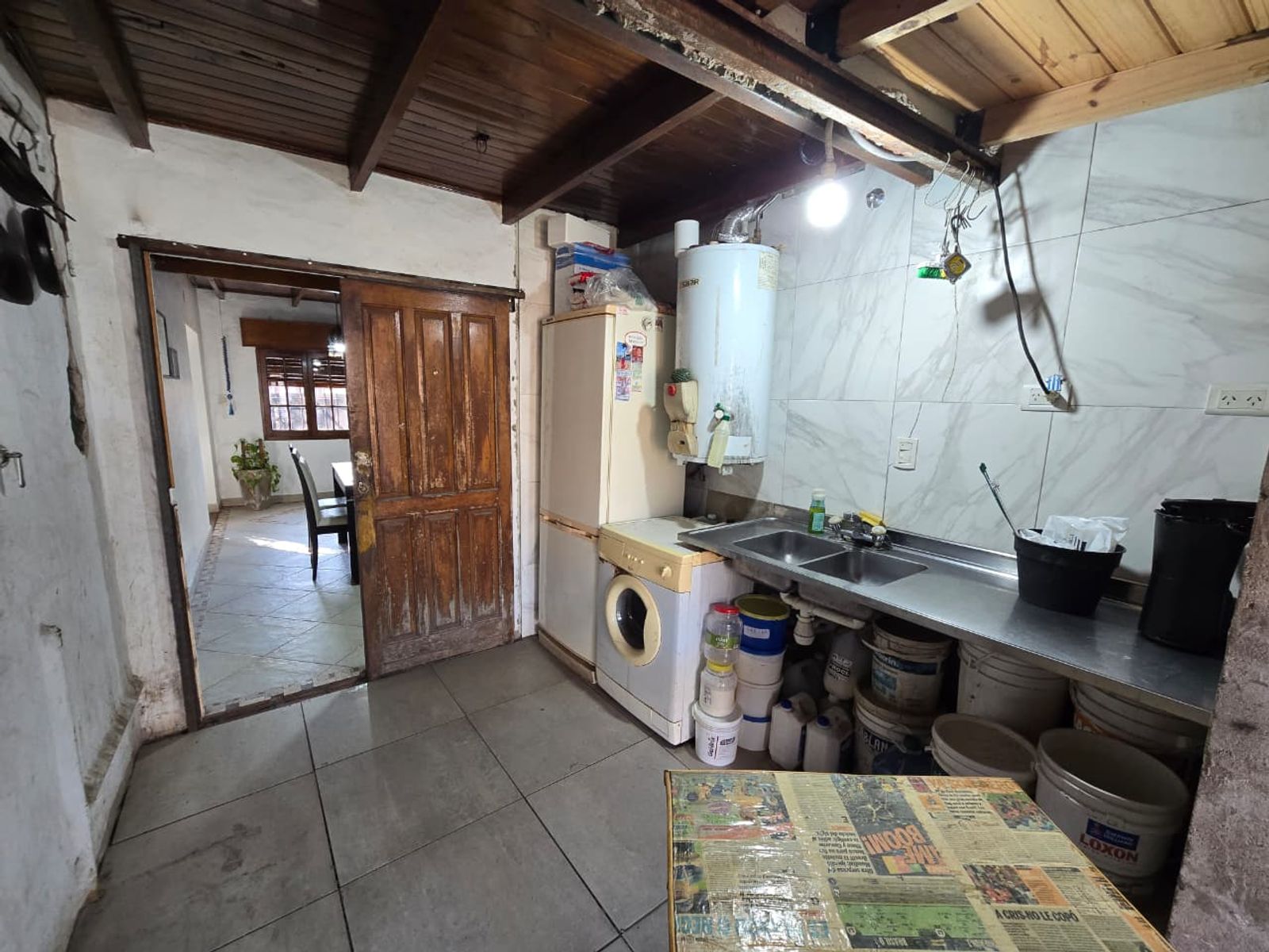 VENTA DE CASA 4 AMBIENTES EN MONTE GRANDE - EN ESQUINA - 10