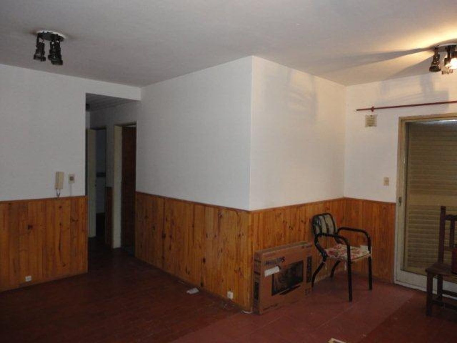 VENTA DE DEPARTAMENTO 3 AMBIENTES EN PLANTA BAJA - BARRIO COCA COLA - SOBRE AVENIDA