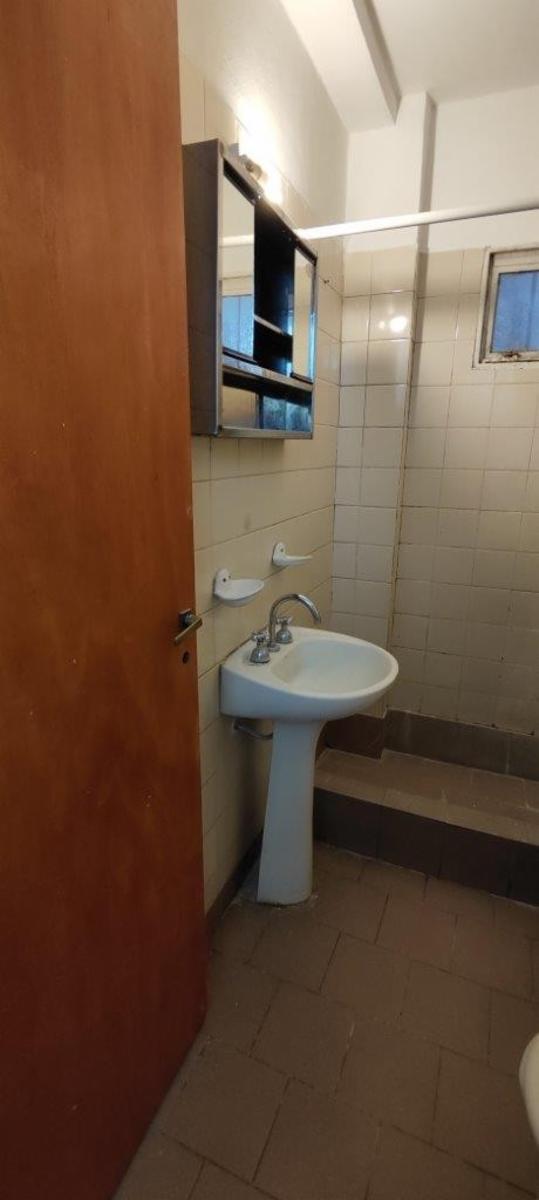 VENTA DE EXCELENTE DEPARTAMENTO 3 AMBIENTES EN PLANTA BAJA - BARRIO COCA COLA - MONTE GRANDE - 17