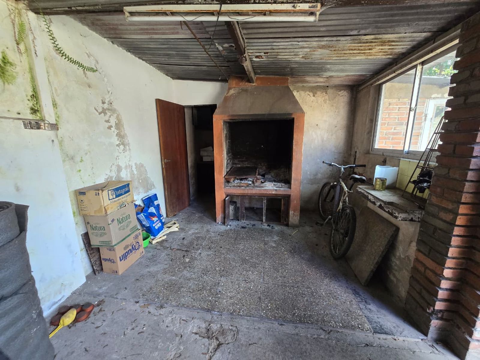 VENTA DE CASA 3 AMBIENTES EN LUIS GUILLÓN - CON COCHERA - A REFACCIONAR - 8